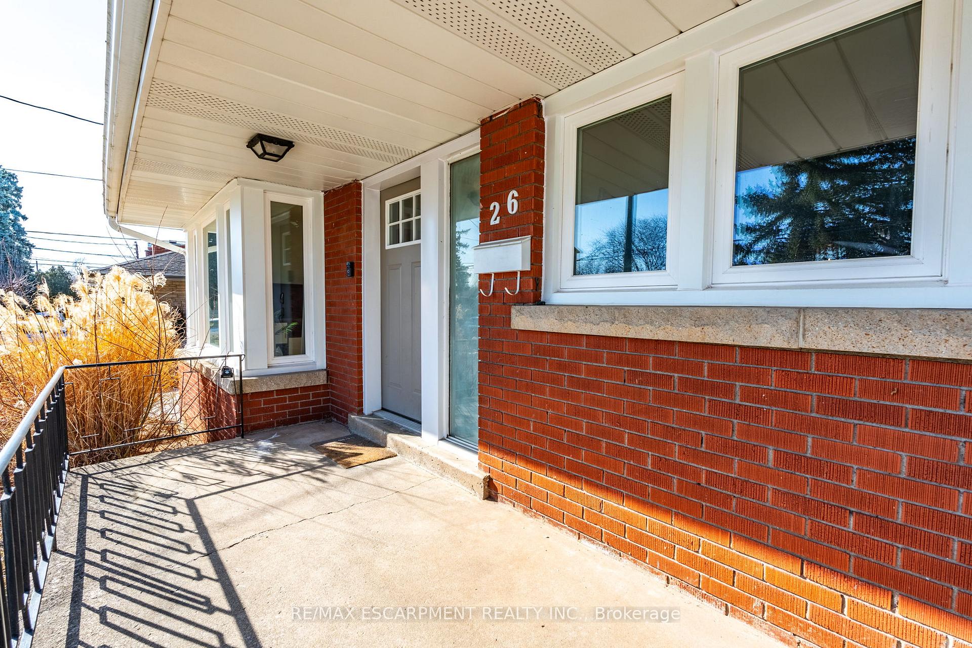 Photo 10 of 26 McMaster Avenue, Hamilton, Dundas — HOMEH