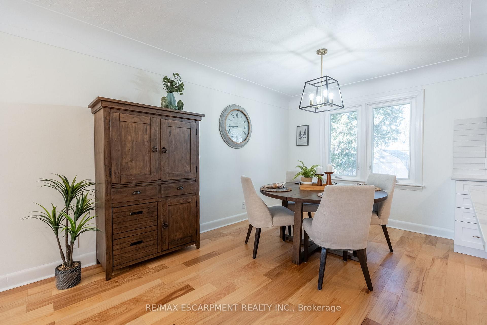 Photo 13 of 26 McMaster Avenue, Hamilton, Dundas — HOMEH