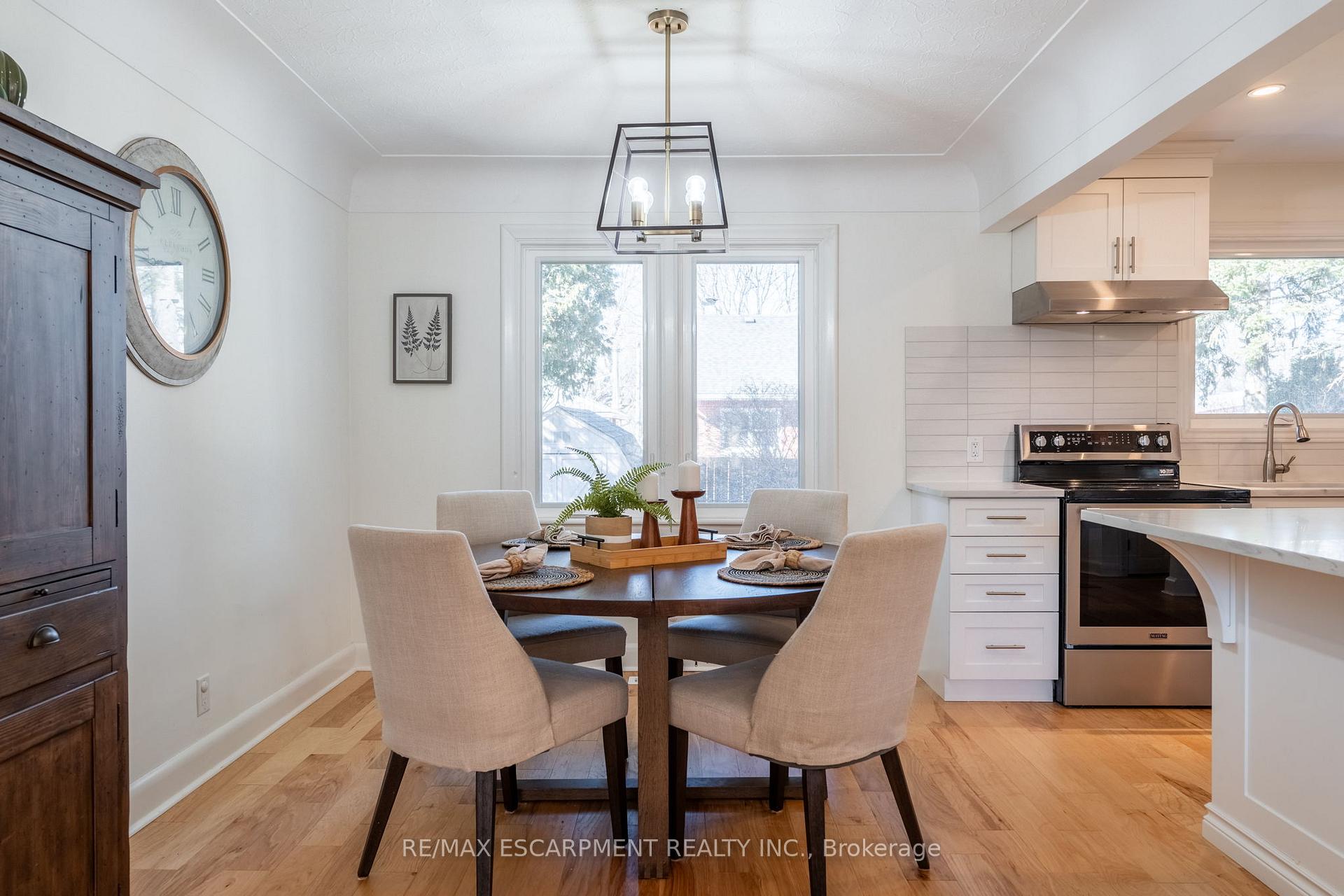 Photo 16 of 26 McMaster Avenue, Hamilton, Dundas — HOMEH