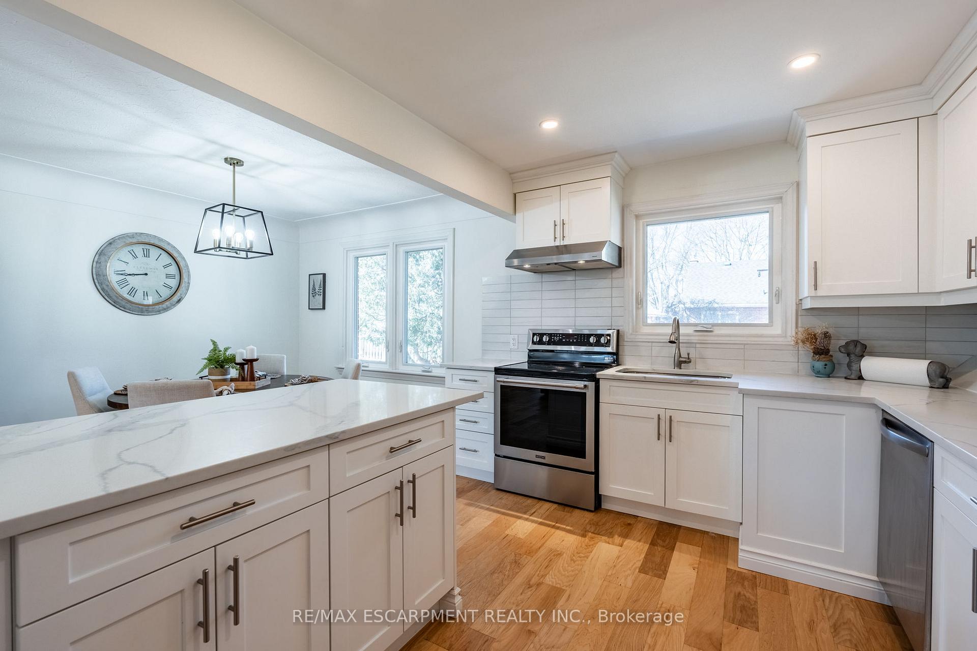 Photo 19 of 26 McMaster Avenue, Hamilton, Dundas — HOMEH