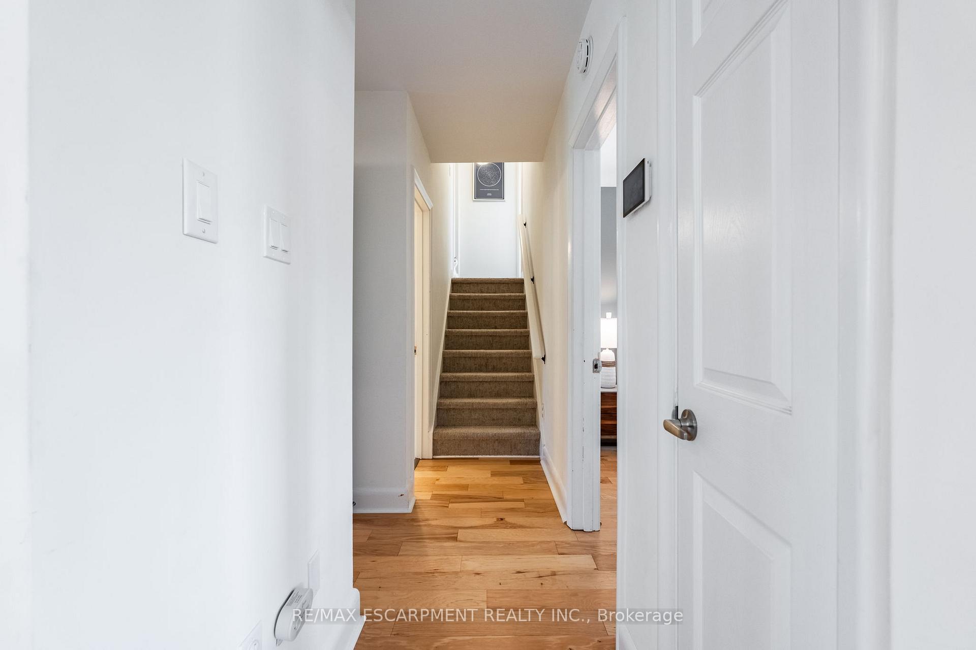 Photo 40 of 26 McMaster Avenue, Hamilton, Dundas — HOMEH