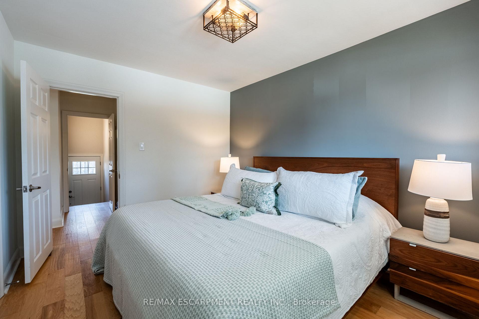 Photo 41 of 26 McMaster Avenue, Hamilton, Dundas — HOMEH
