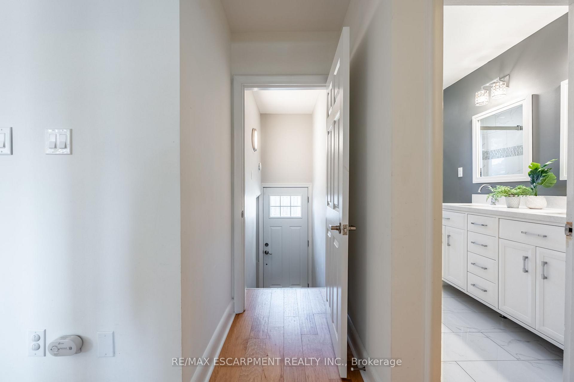 Photo 36 of 26 McMaster Avenue, Hamilton, Dundas — HOMEH