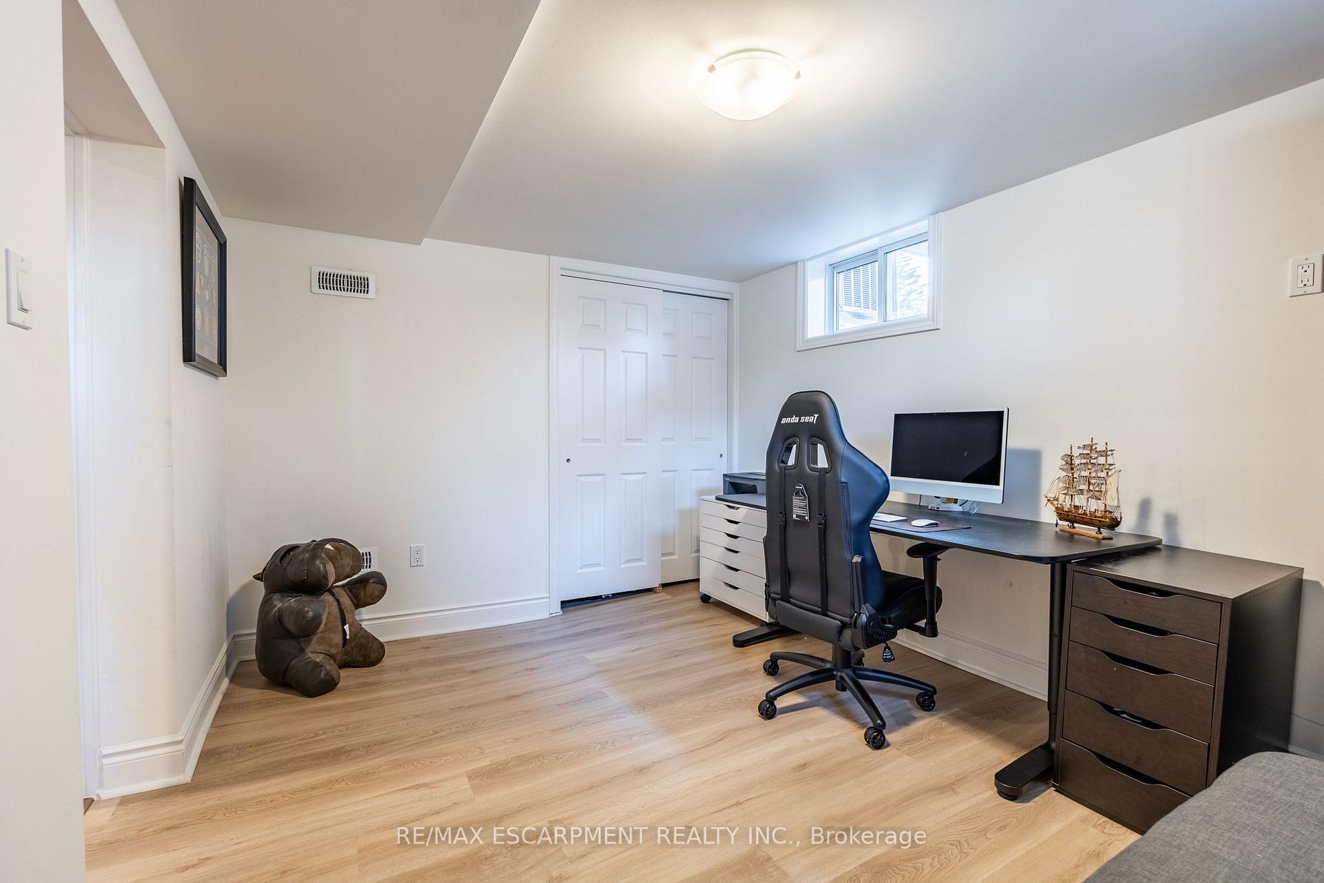 Photo 30 of 26 McMaster Avenue, Hamilton, Dundas — HOMEH