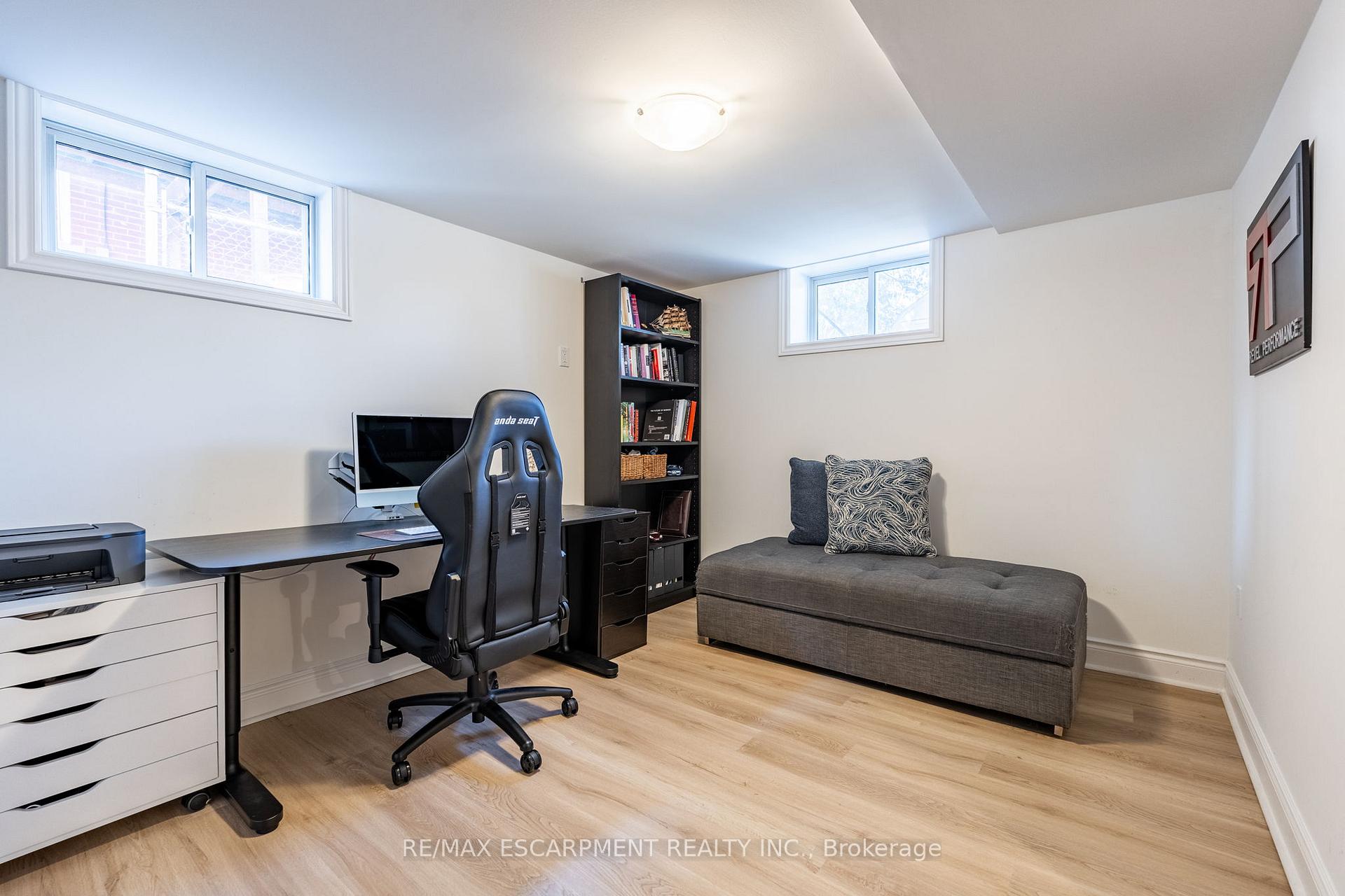 Photo 33 of 26 McMaster Avenue, Hamilton, Dundas — HOMEH