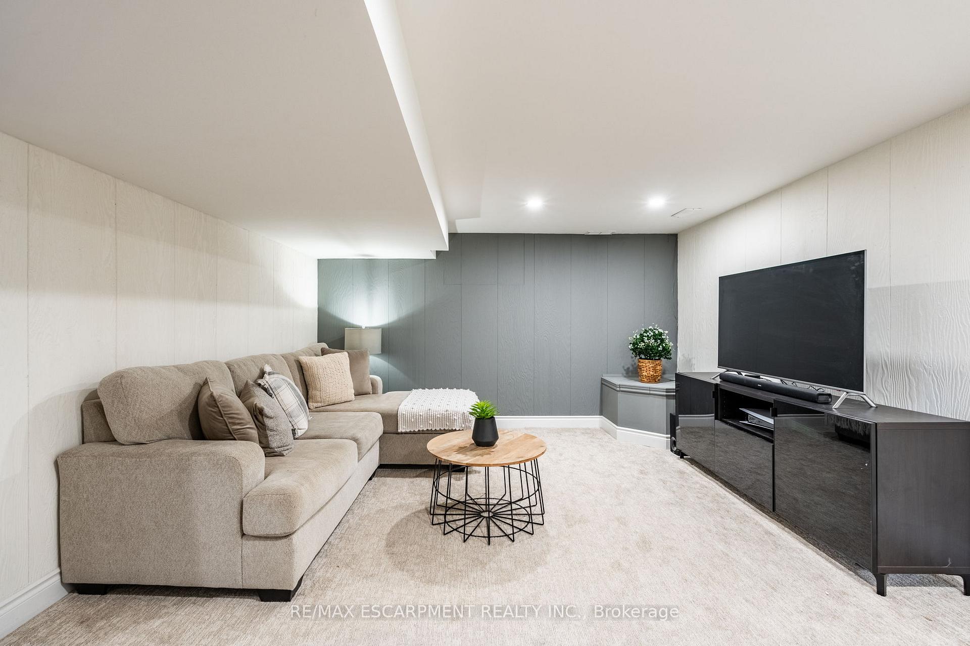 Photo 34 of 26 McMaster Avenue, Hamilton, Dundas — HOMEH