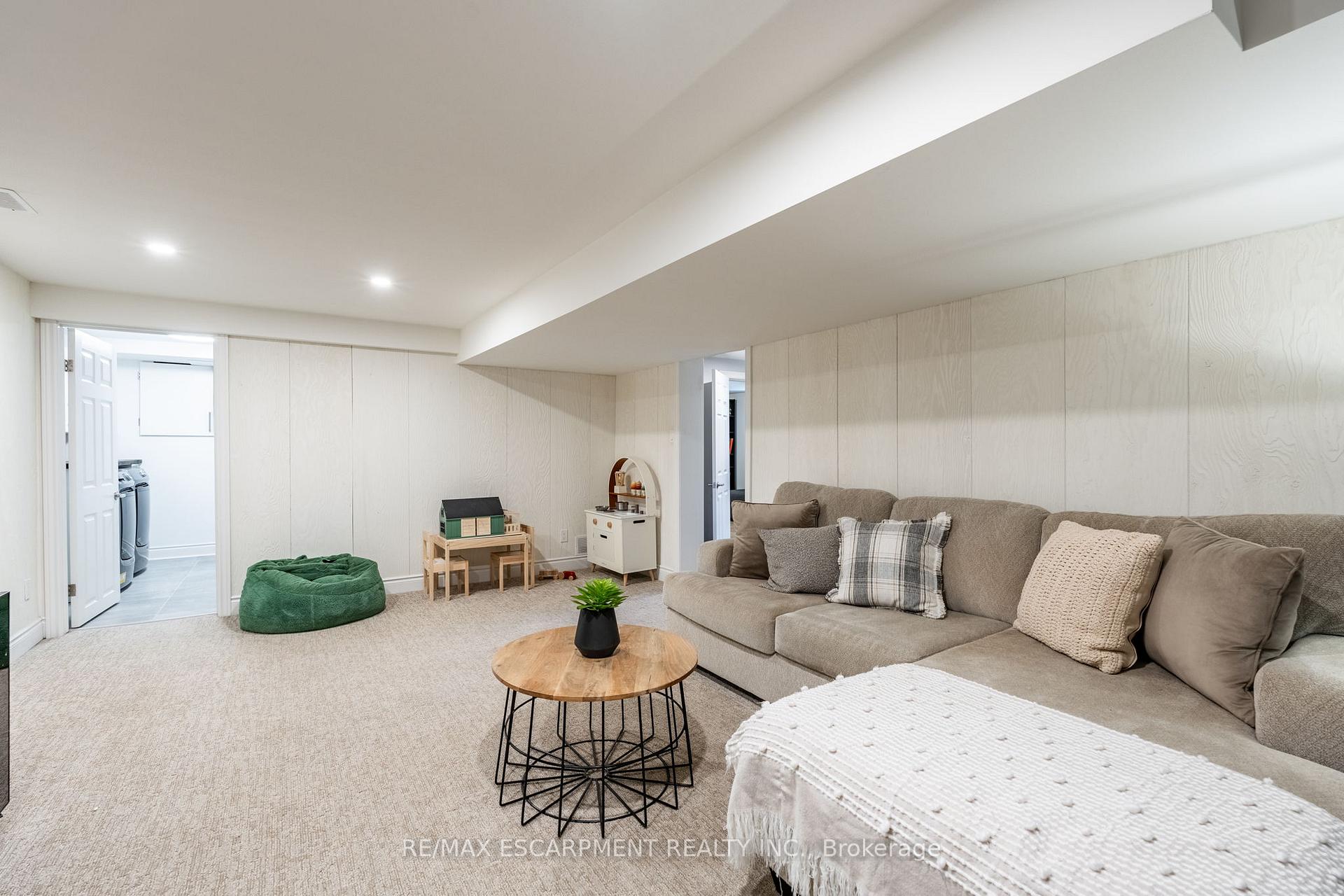 Photo 37 of 26 McMaster Avenue, Hamilton, Dundas — HOMEH