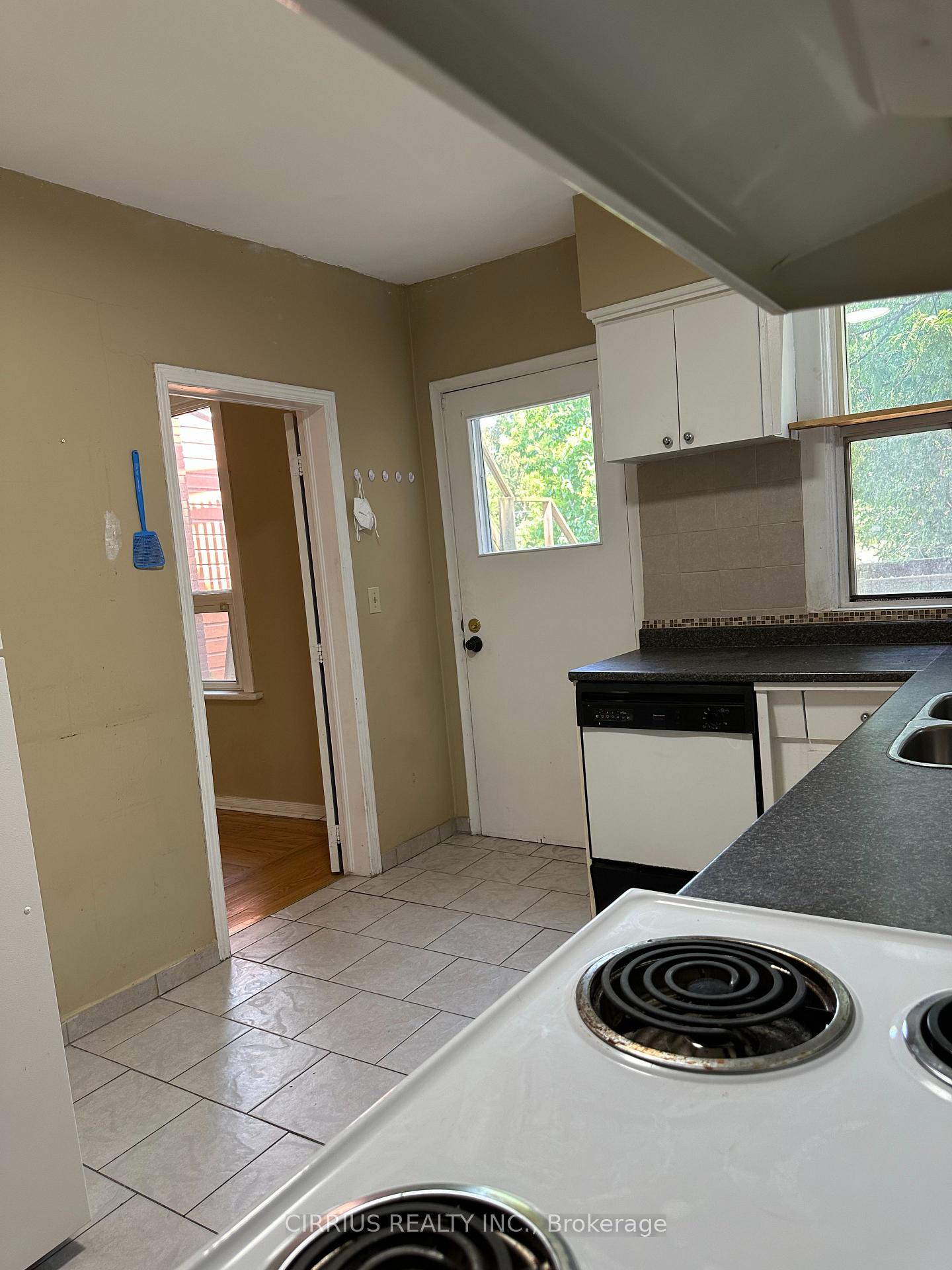 Photo 8 of 326 Herkimer Street, Hamilton, Kirkendall — HOMEH
