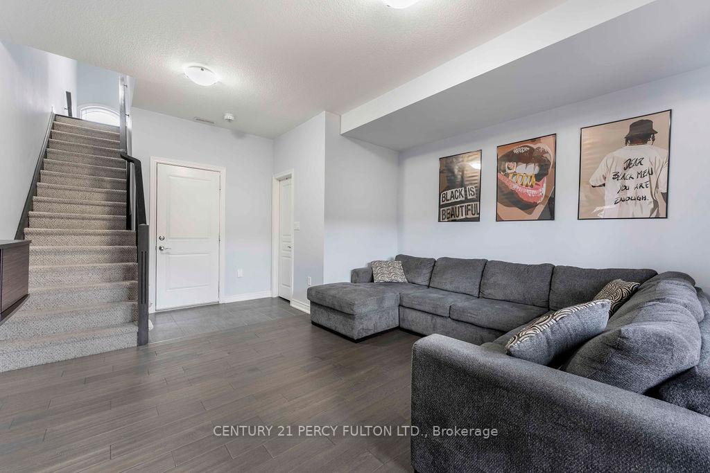 Photo 26 of 58 Bloom Crescent, Hamilton, Hannon — HOMEH