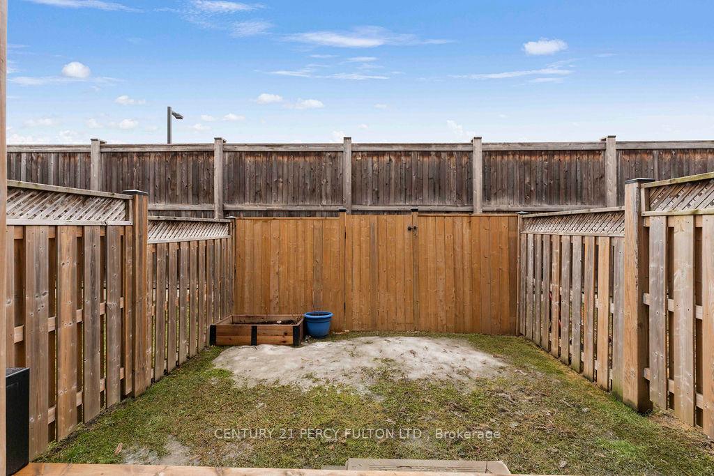 Photo 16 of 58 Bloom Crescent, Hamilton, Hannon — HOMEH