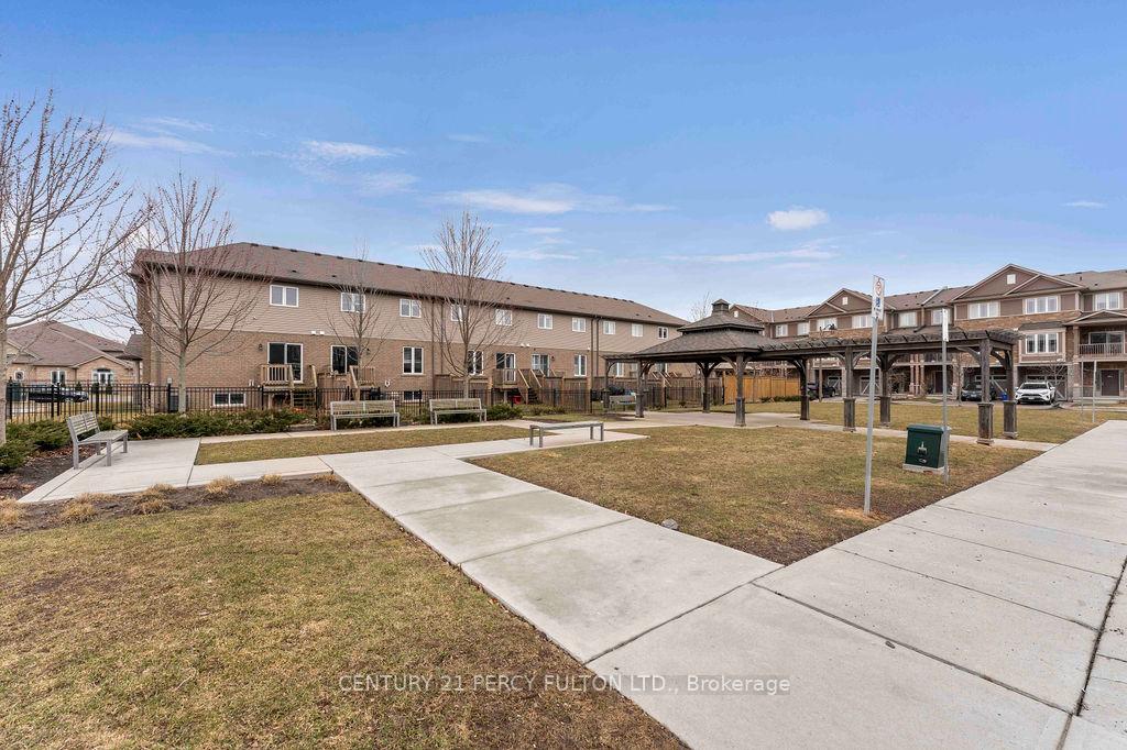 Photo 21 of 58 Bloom Crescent, Hamilton, Hannon — HOMEH