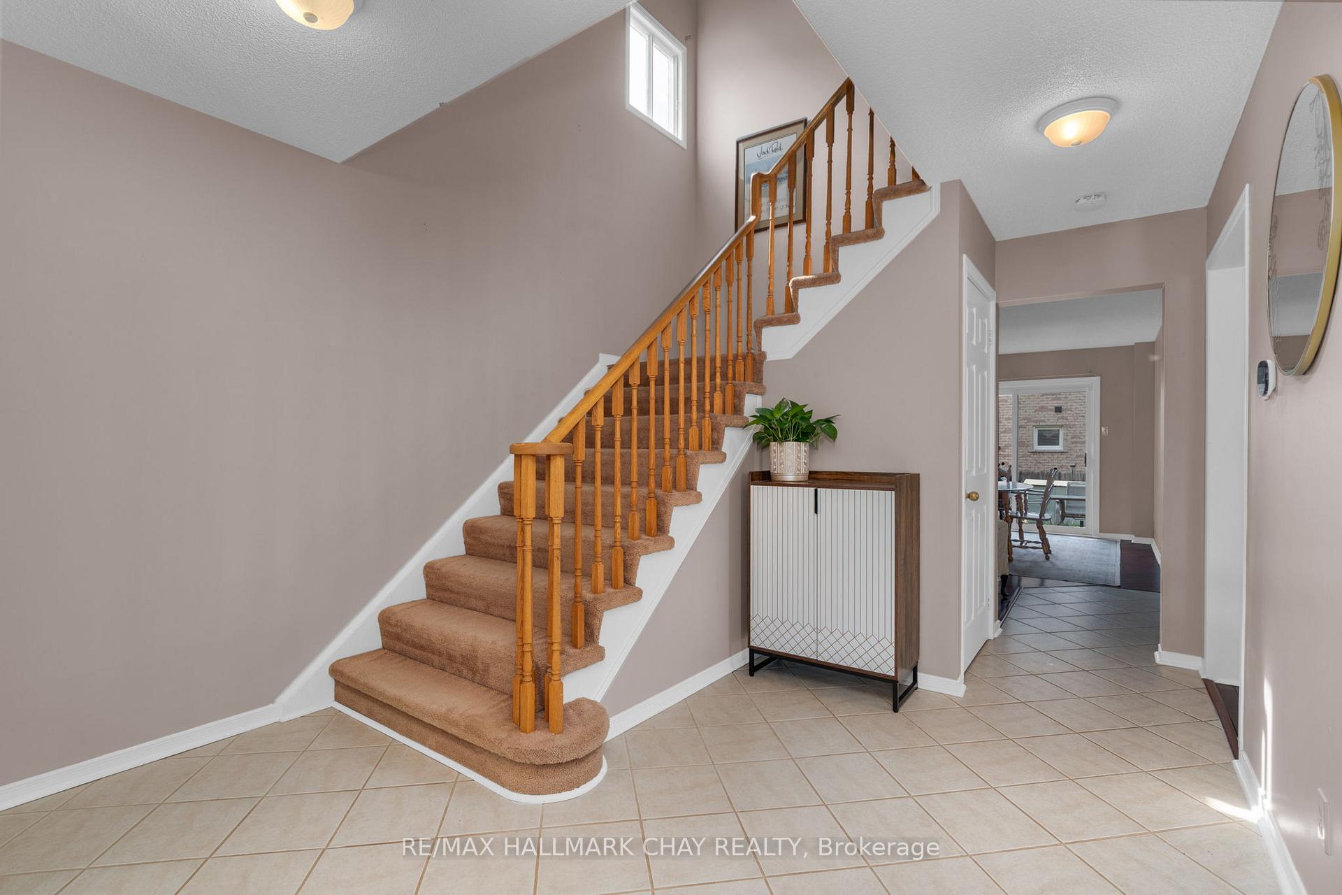 Photo 4 of 294 Hickling Trail, Barrie, Grove East — HOMEH