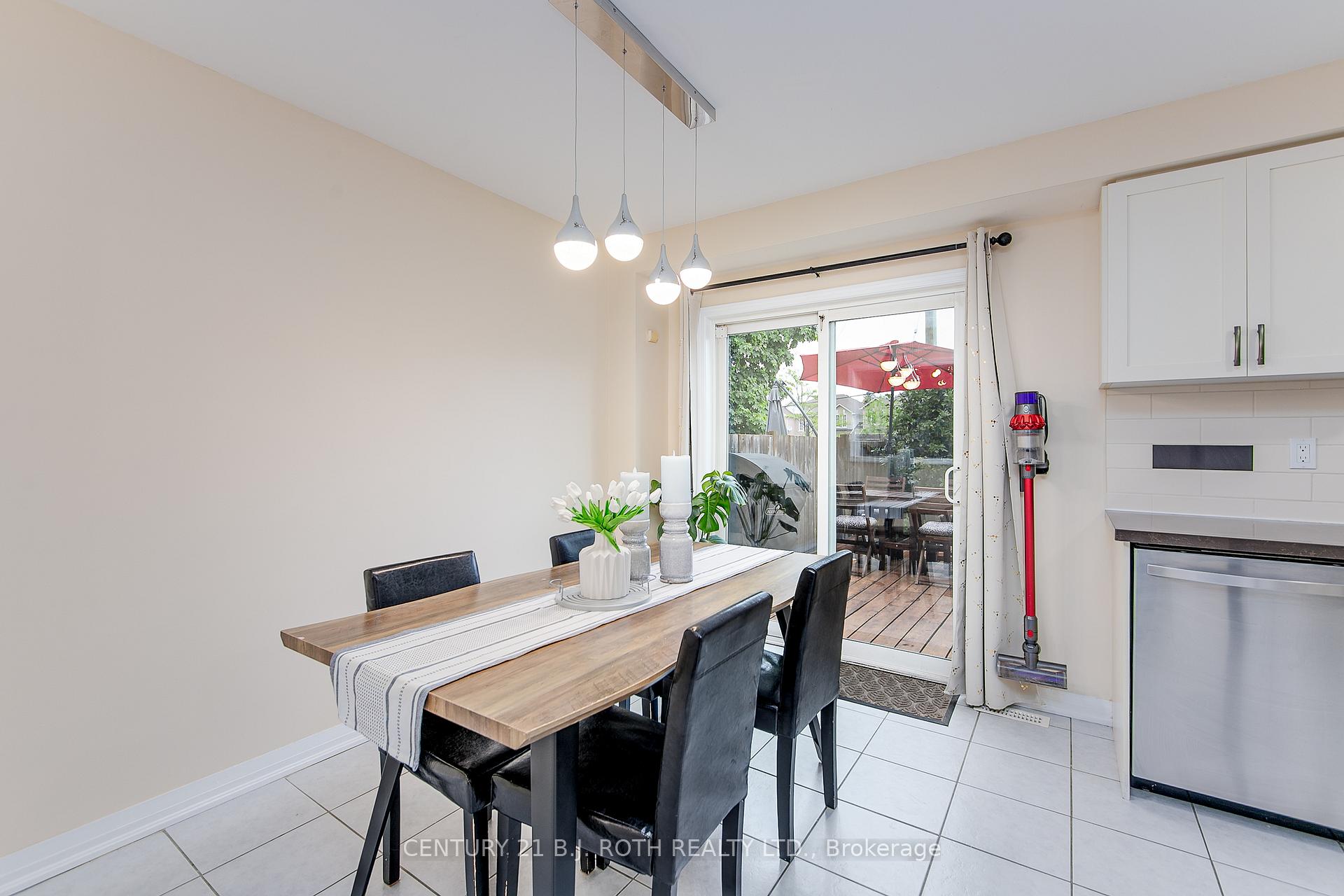 Photo 8 of 93 Hawthorne Crescent, Barrie, Ardagh — HOMEH