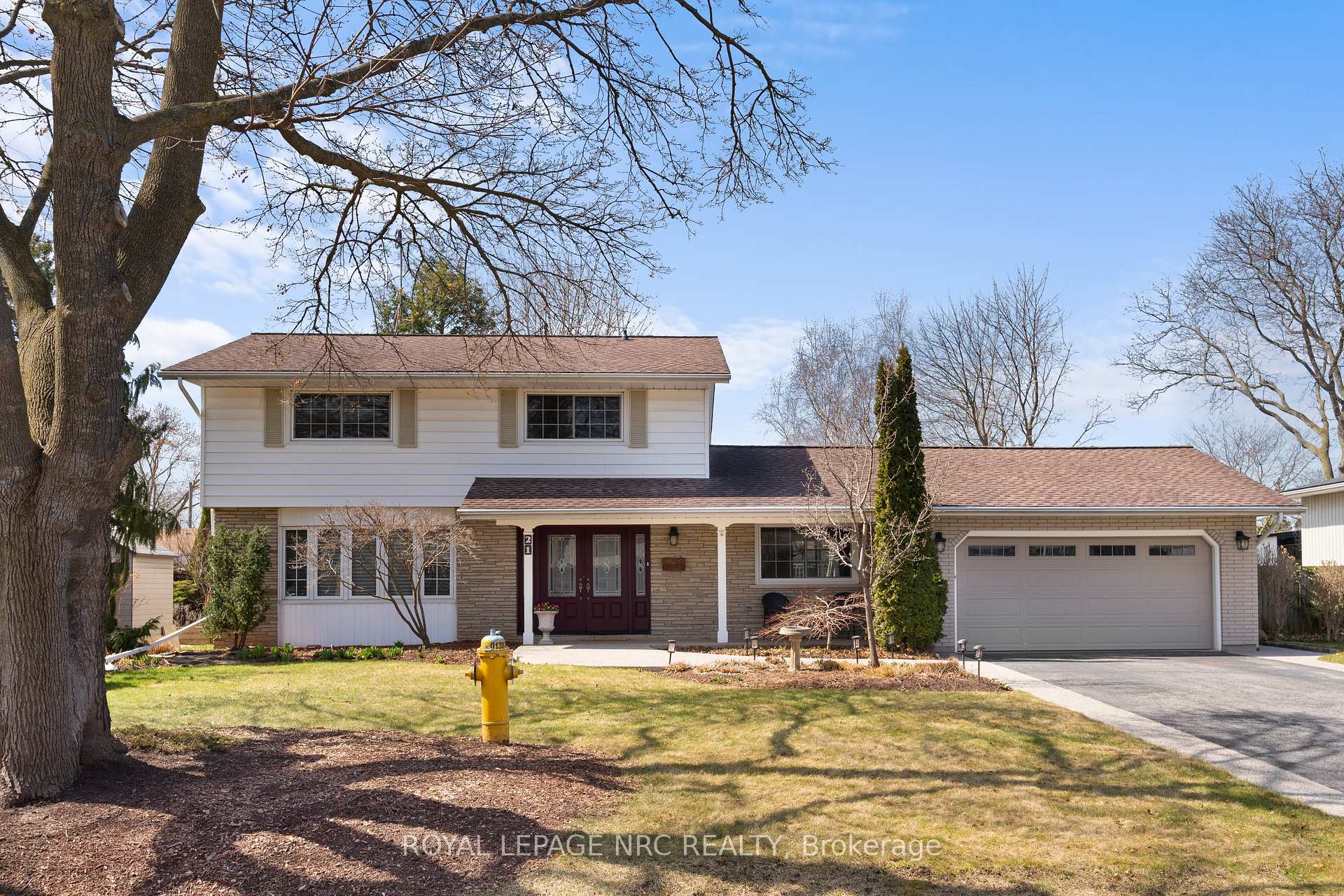 Photo 6 of 21 Gordon Place, St. Catharines, Vine/Linwell — HOMEH