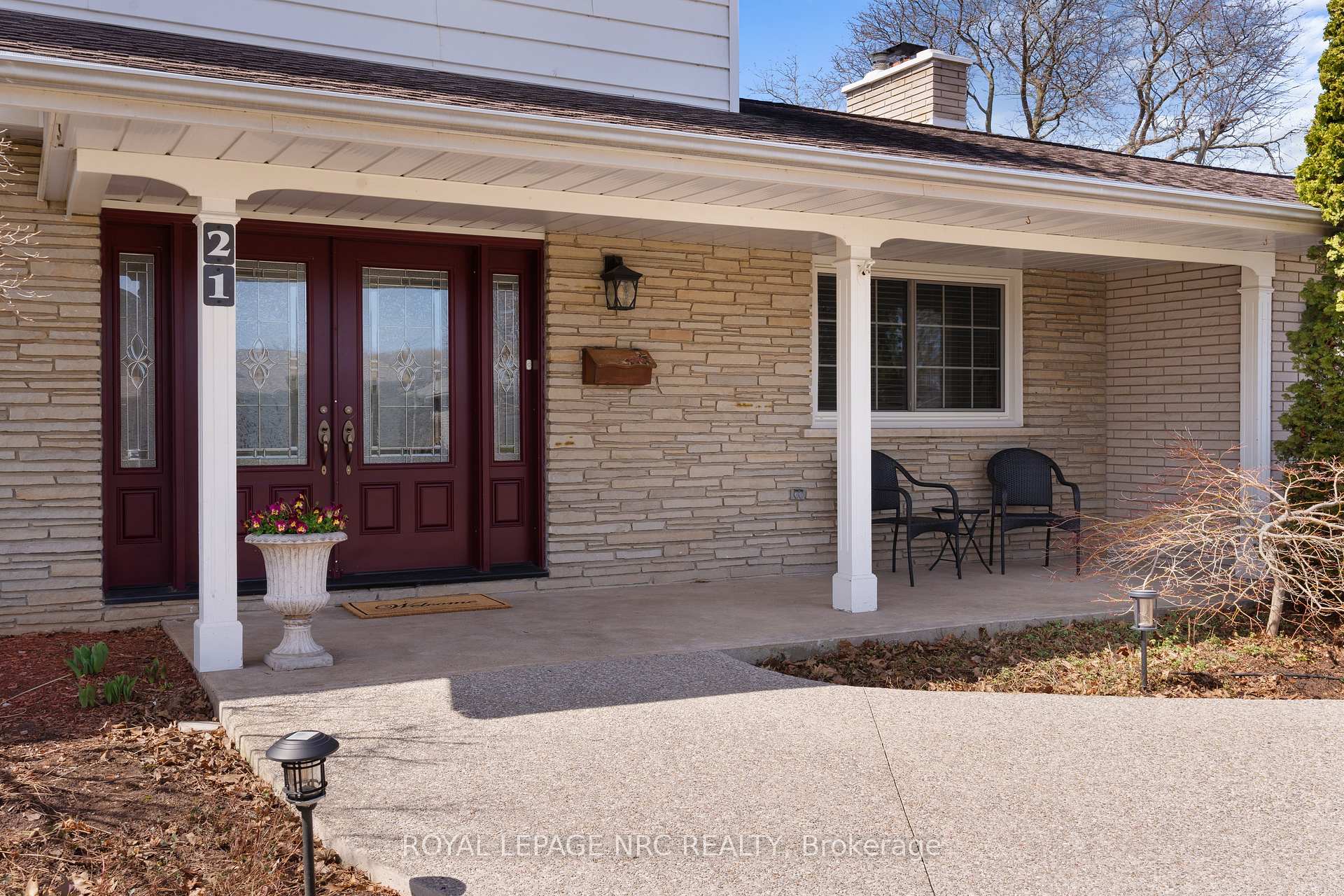 Photo 13 of 21 Gordon Place, St. Catharines, Vine/Linwell — HOMEH