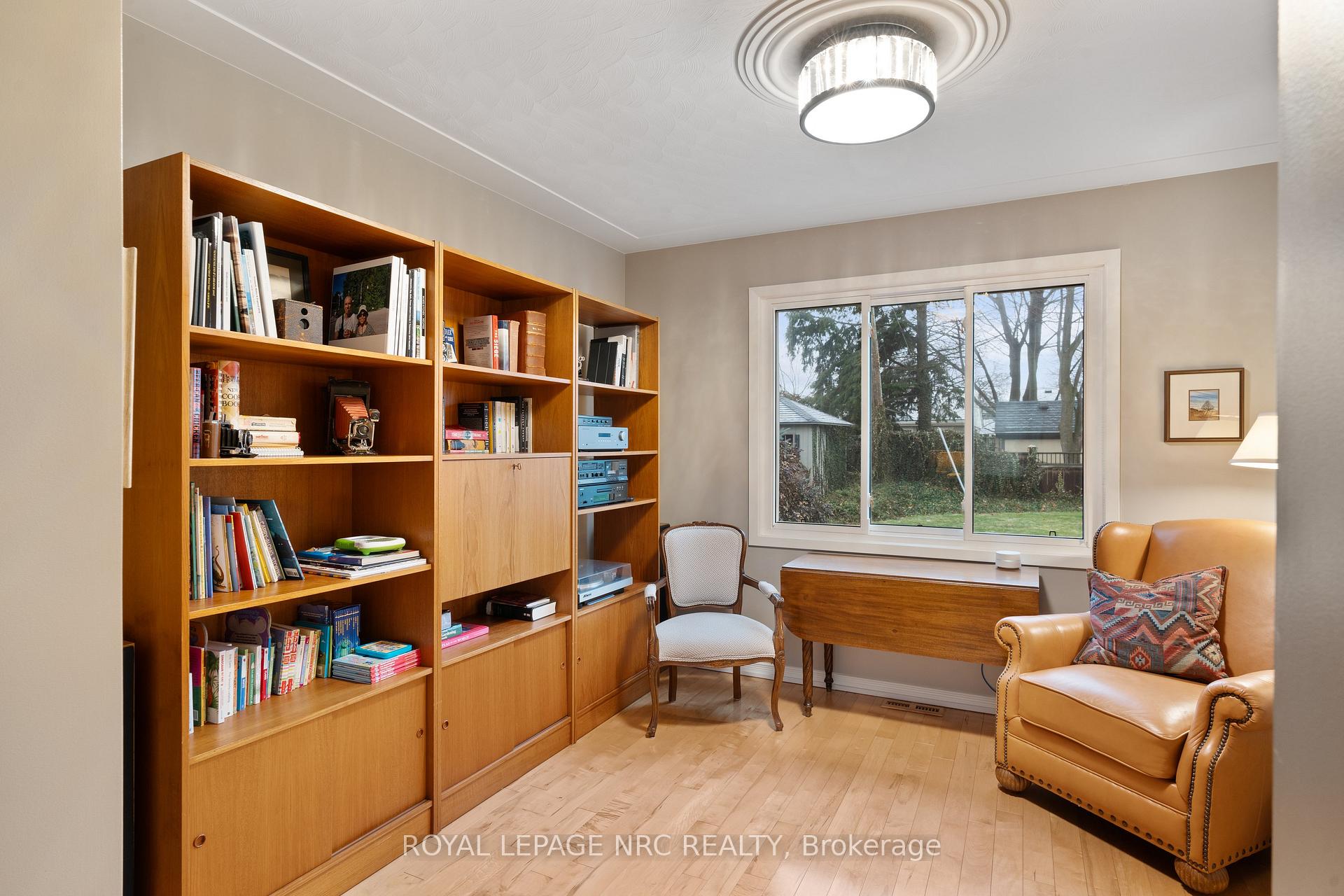 Photo 15 of 21 Gordon Place, St. Catharines, Vine/Linwell — HOMEH