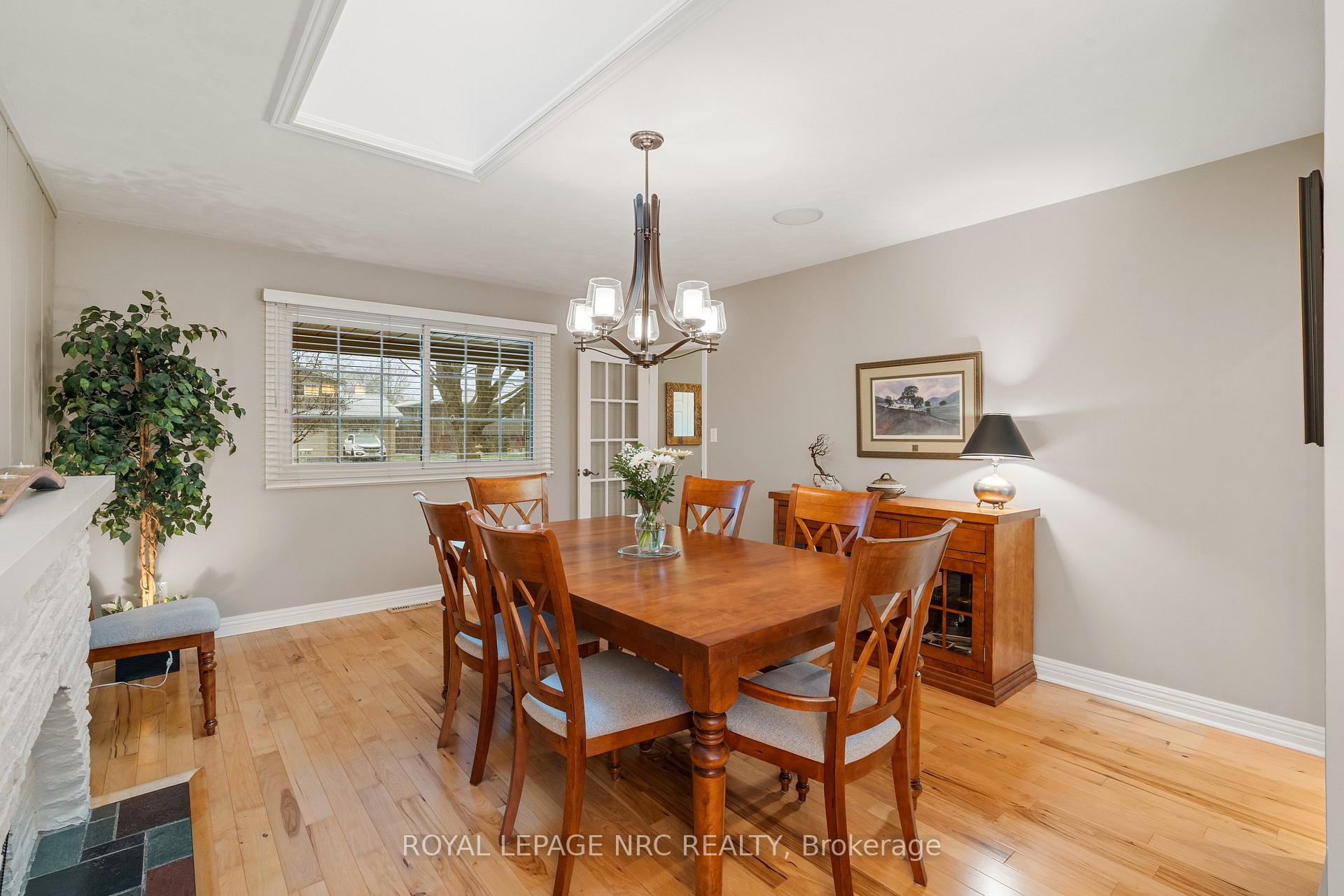 Photo 14 of 21 Gordon Place, St. Catharines, Vine/Linwell — HOMEH