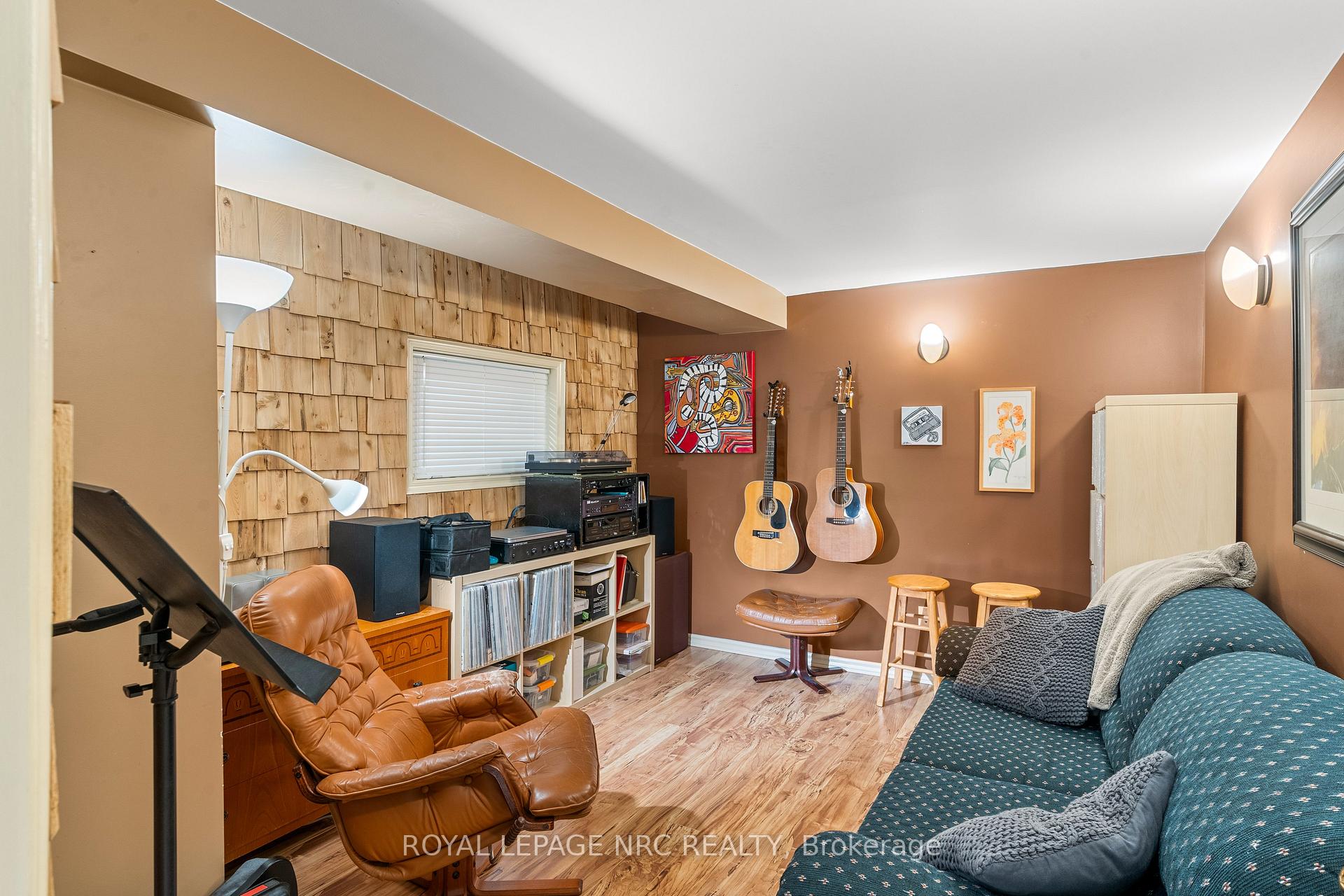 Photo 39 of 21 Gordon Place, St. Catharines, Vine/Linwell — HOMEH
