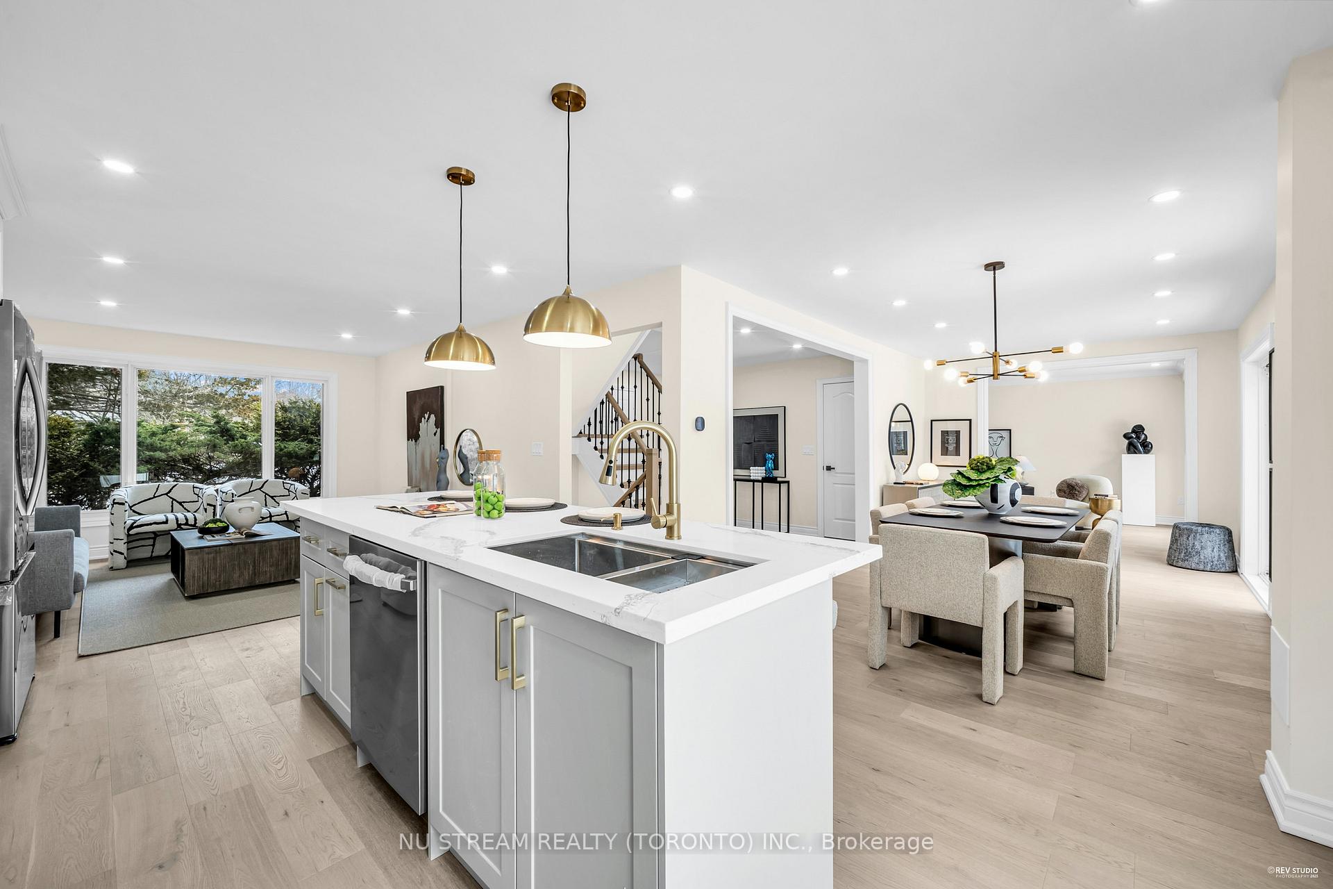 Photo 11 of 9 Liebeck Crescent, Markham, Unionville — HOMEH