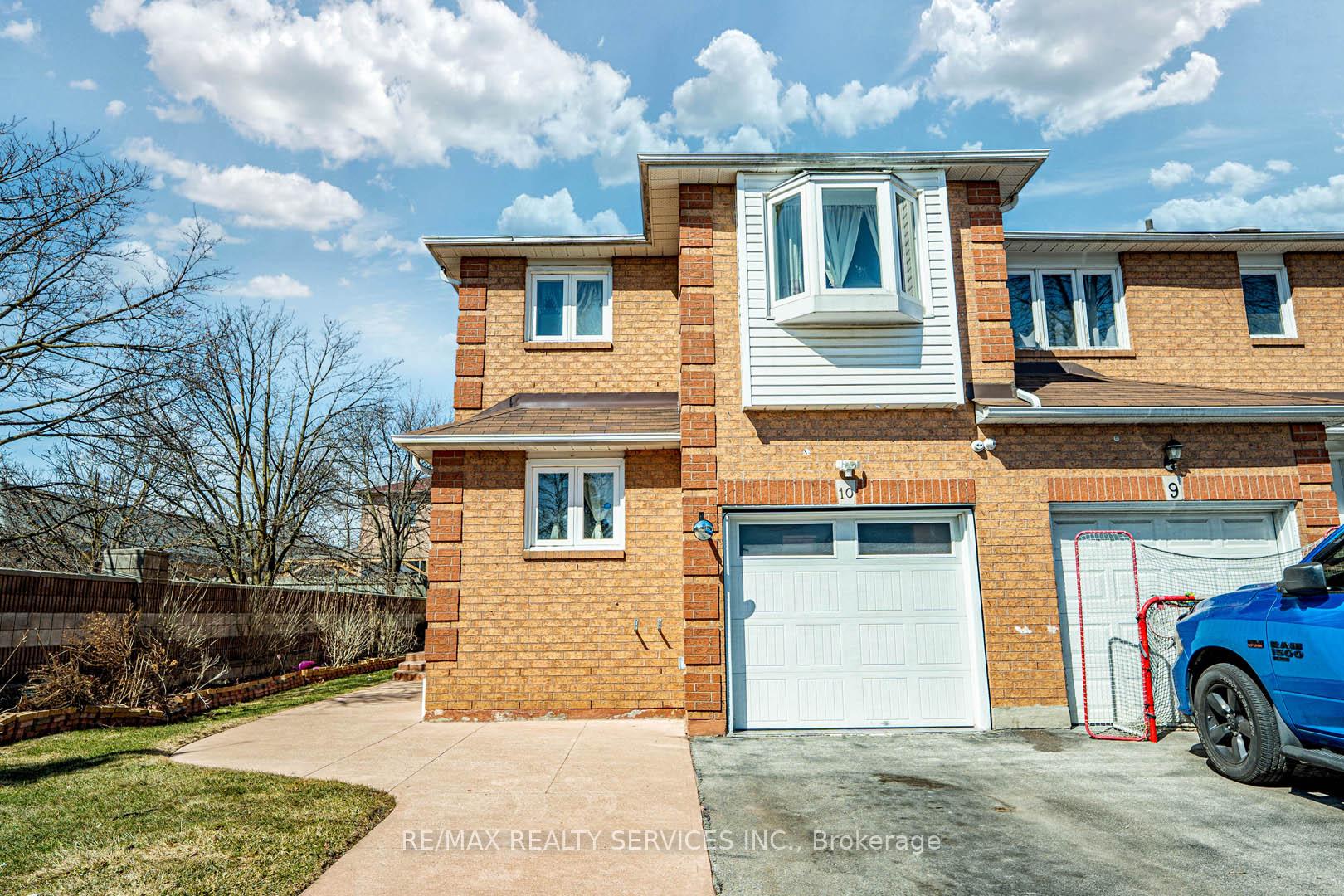 Front of Unit 10, 10 Shirley Place