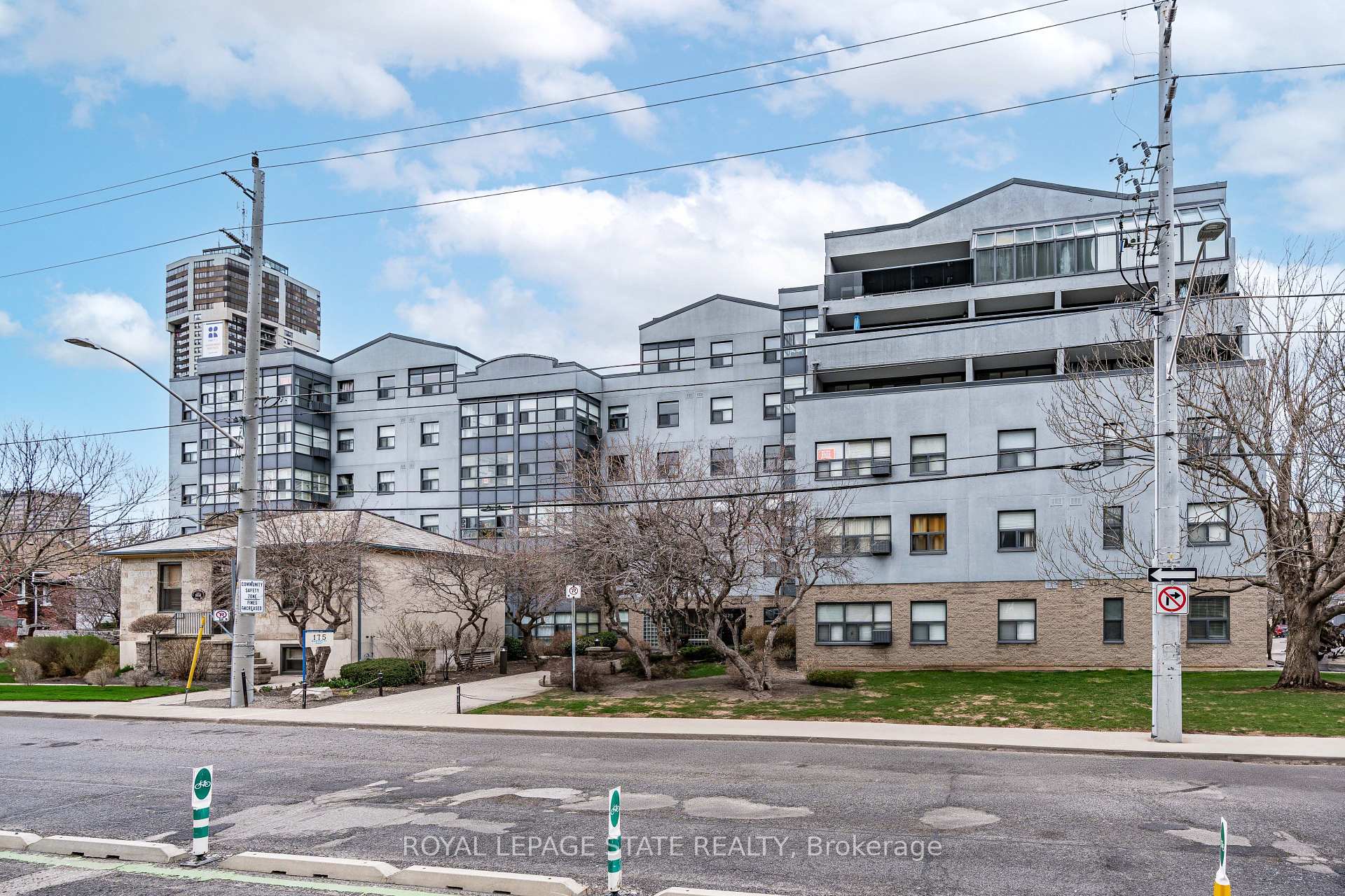 Front of Unit 309, 175 Hunter Street E