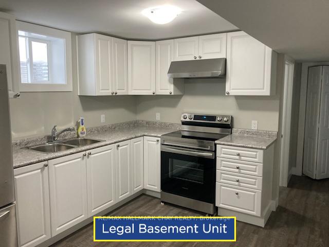 Photo 3 of 12 Bronte Crescent, Barrie, Letitia Heights — HOMEH