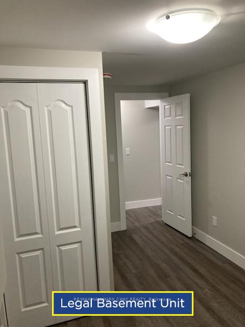 Photo 2 of 12 Bronte Crescent, Barrie, Letitia Heights — HOMEH
