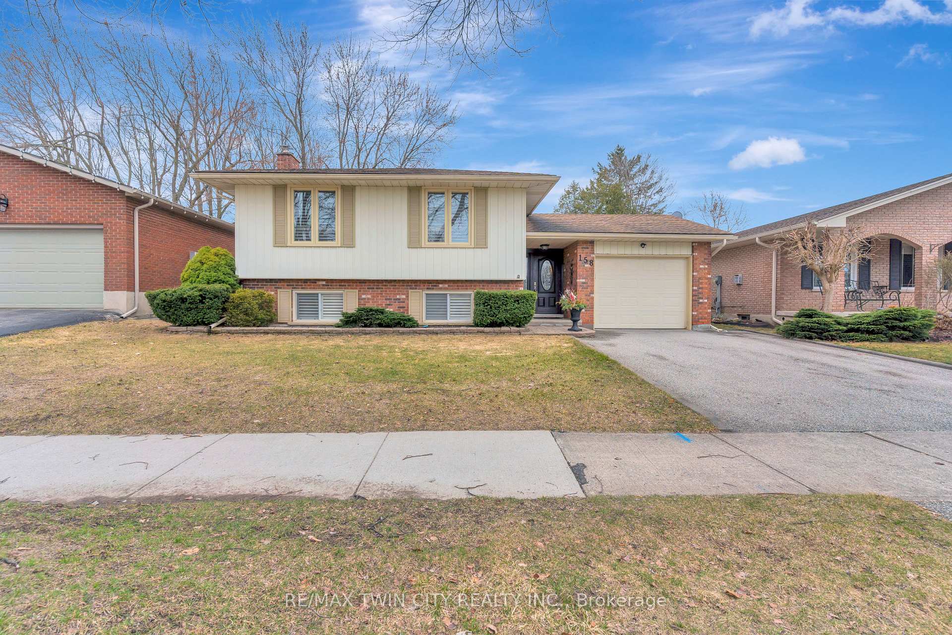Photo 1 of 158 Martinglen Crescent, Kitchener — HOMEH