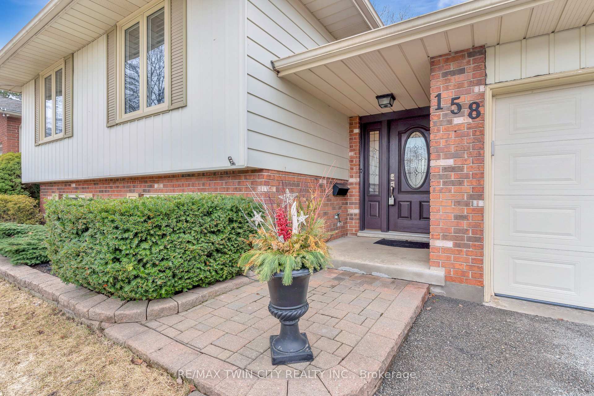 Photo 21 of 158 Martinglen Crescent, Kitchener — HOMEH