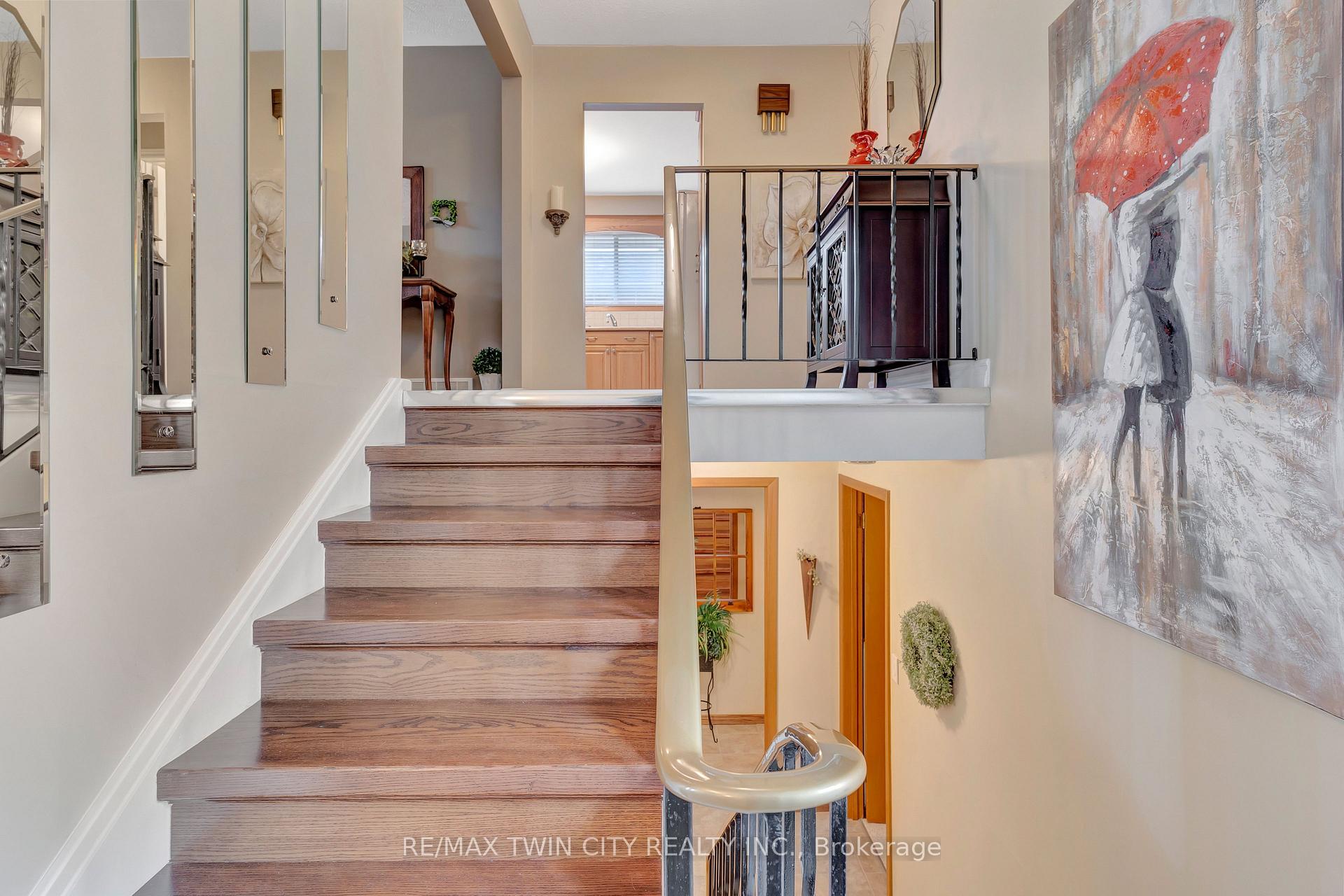Photo 36 of 158 Martinglen Crescent, Kitchener — HOMEH