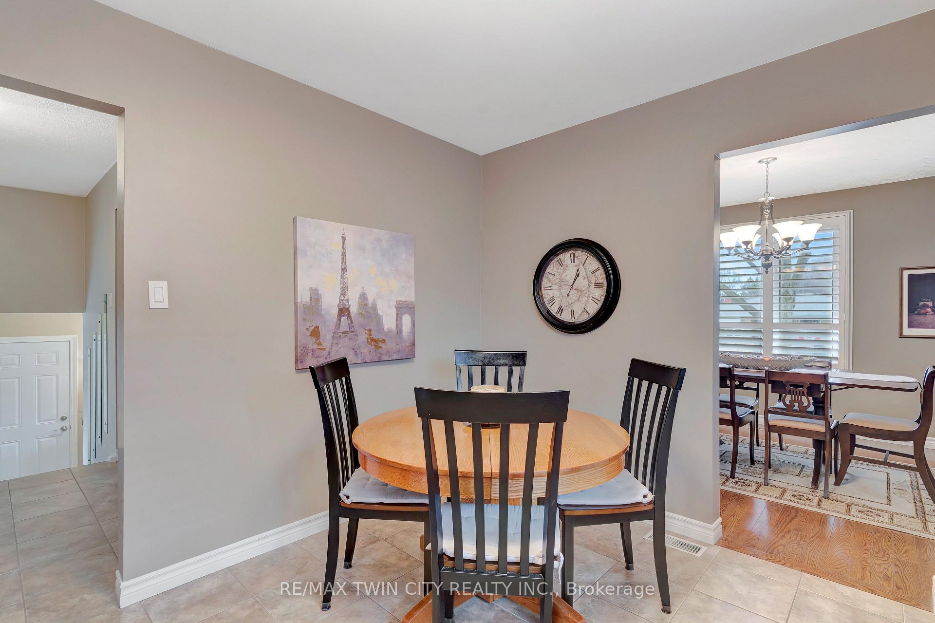 Photo 15 of 158 Martinglen Crescent, Kitchener — HOMEH