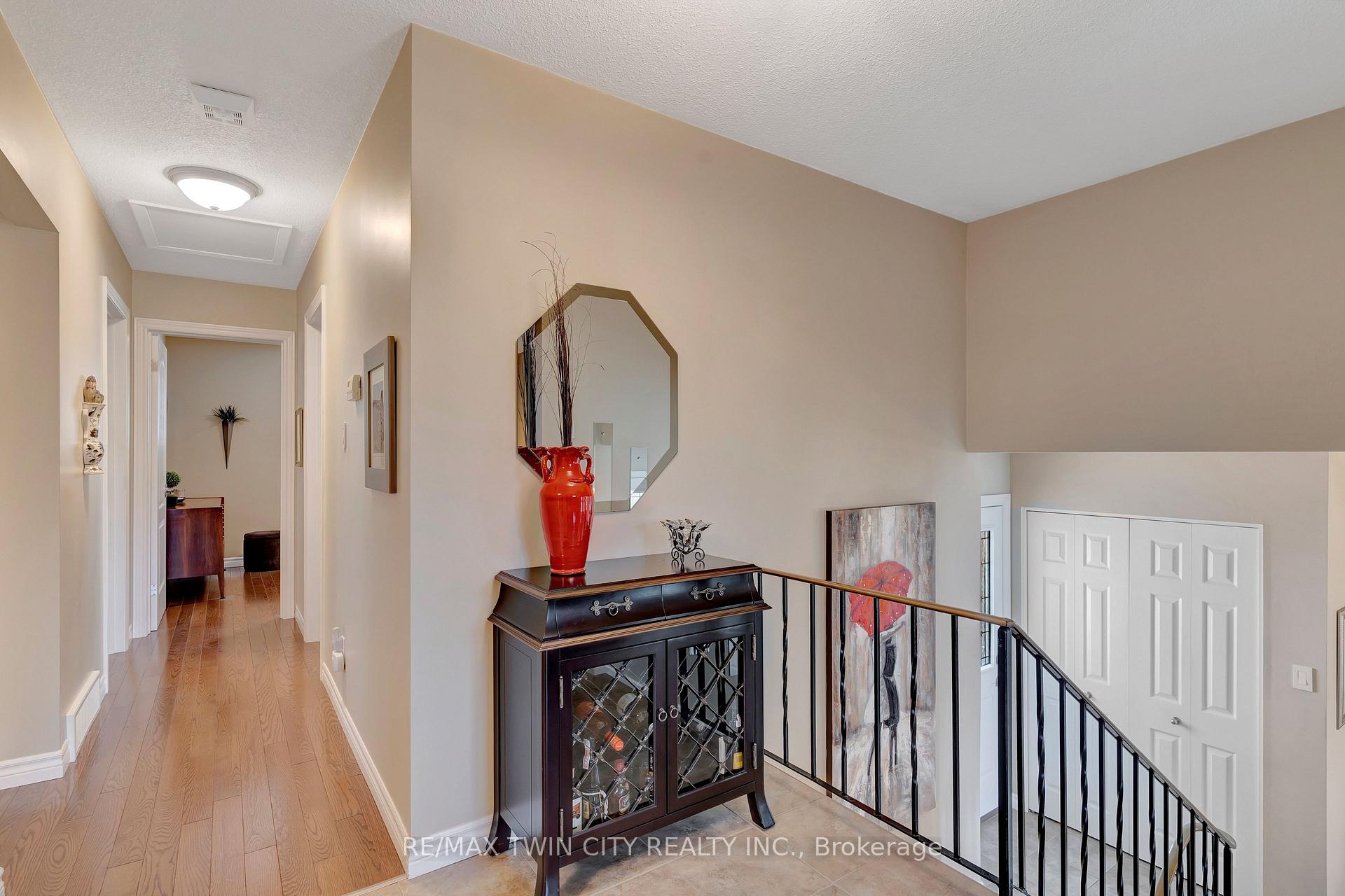 Photo 14 of 158 Martinglen Crescent, Kitchener — HOMEH