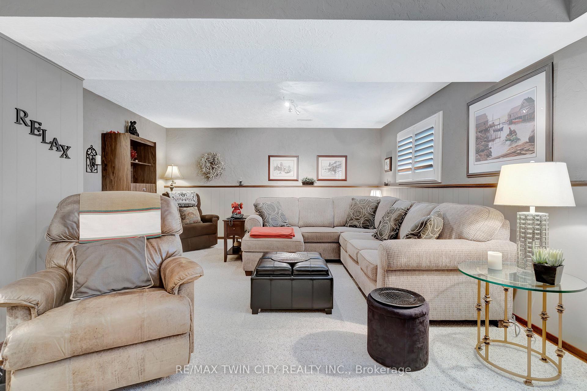 Photo 24 of 158 Martinglen Crescent, Kitchener — HOMEH