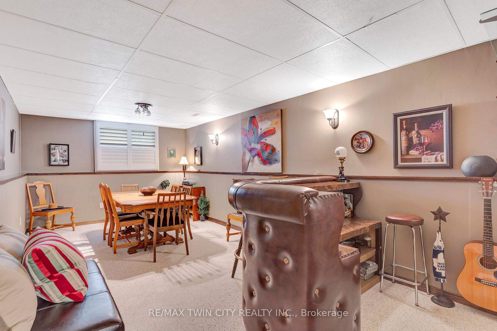 Photo 23 of 158 Martinglen Crescent, Kitchener — HOMEH