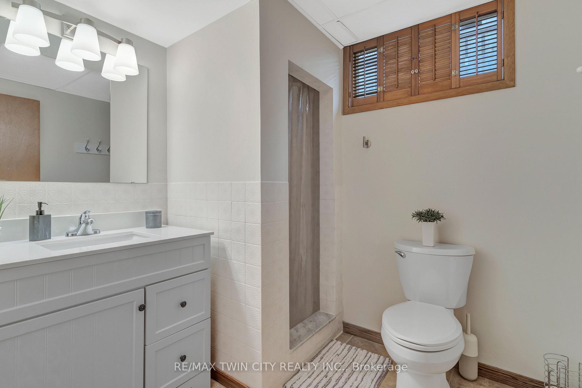 Photo 30 of 158 Martinglen Crescent, Kitchener — HOMEH
