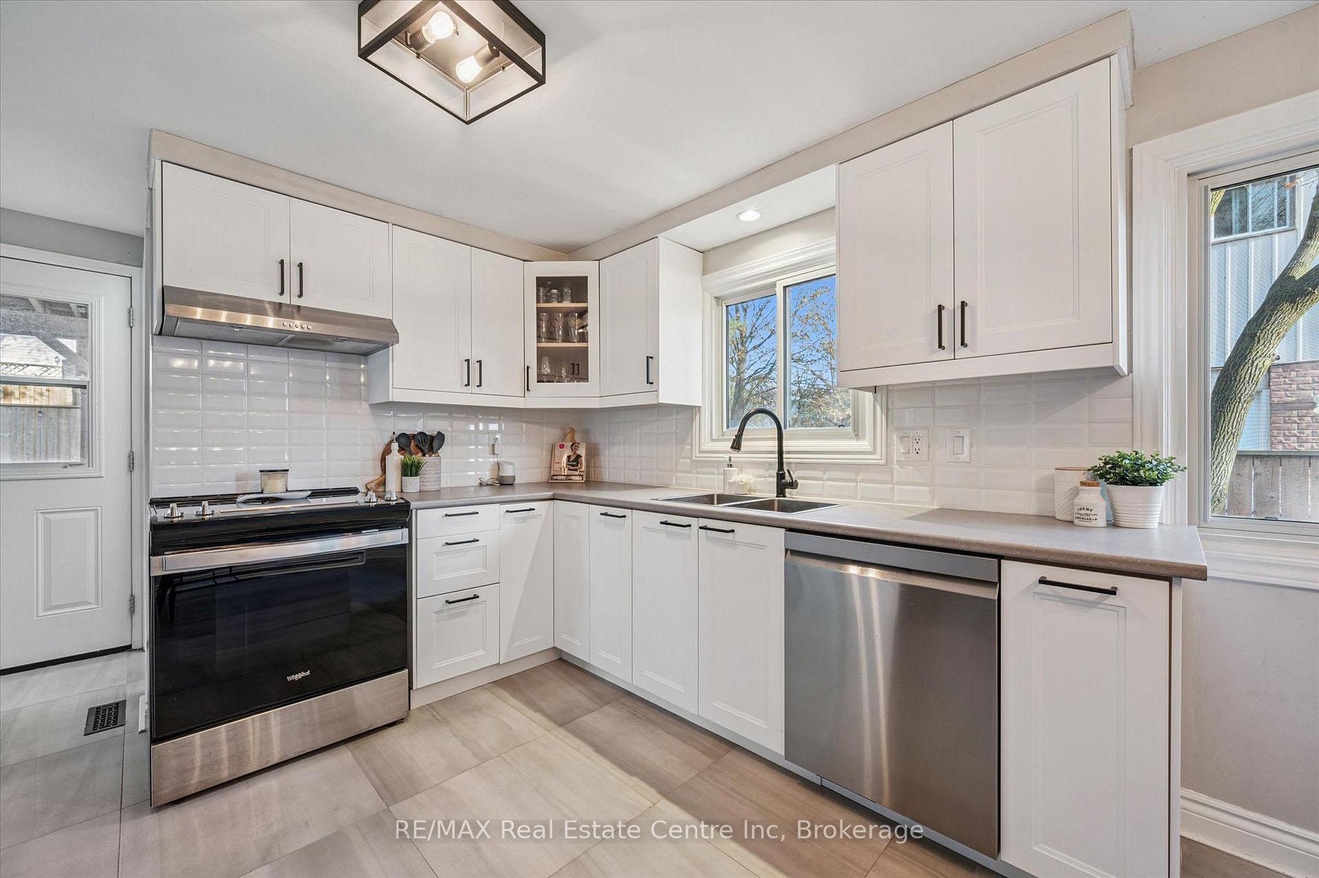 Photo 3 of 3 Briarlea Road, Guelph, Kortright West — HOMEH