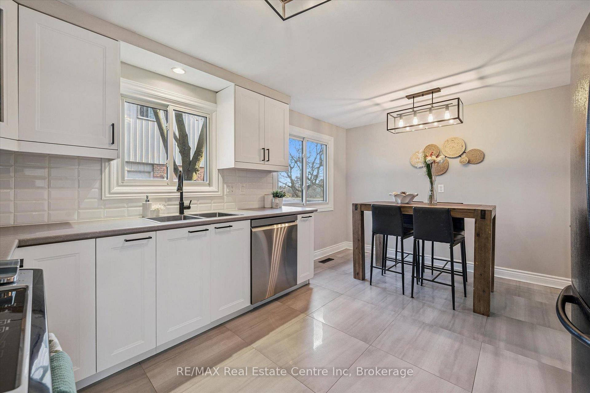 Photo 5 of 3 Briarlea Road, Guelph, Kortright West — HOMEH