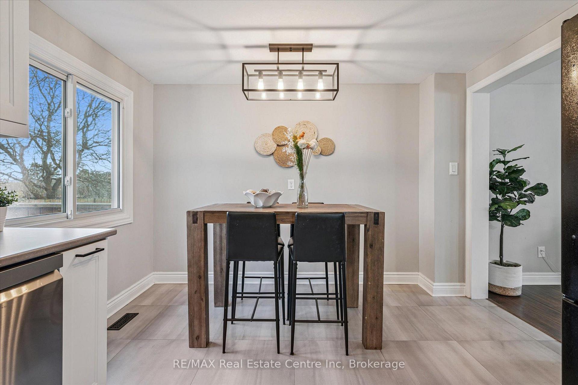 Photo 7 of 3 Briarlea Road, Guelph, Kortright West — HOMEH
