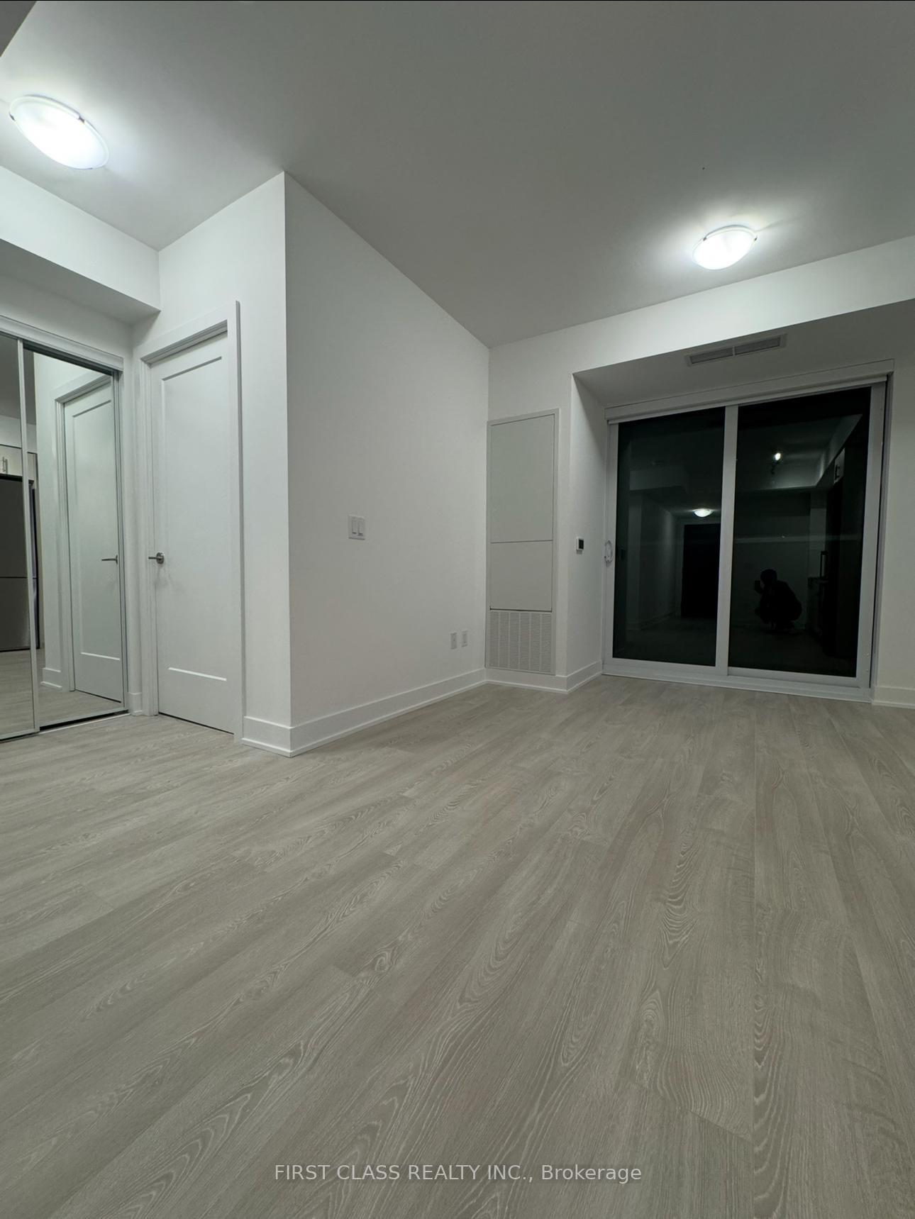 Front of Unit 603, 2545 Simcoe Street N