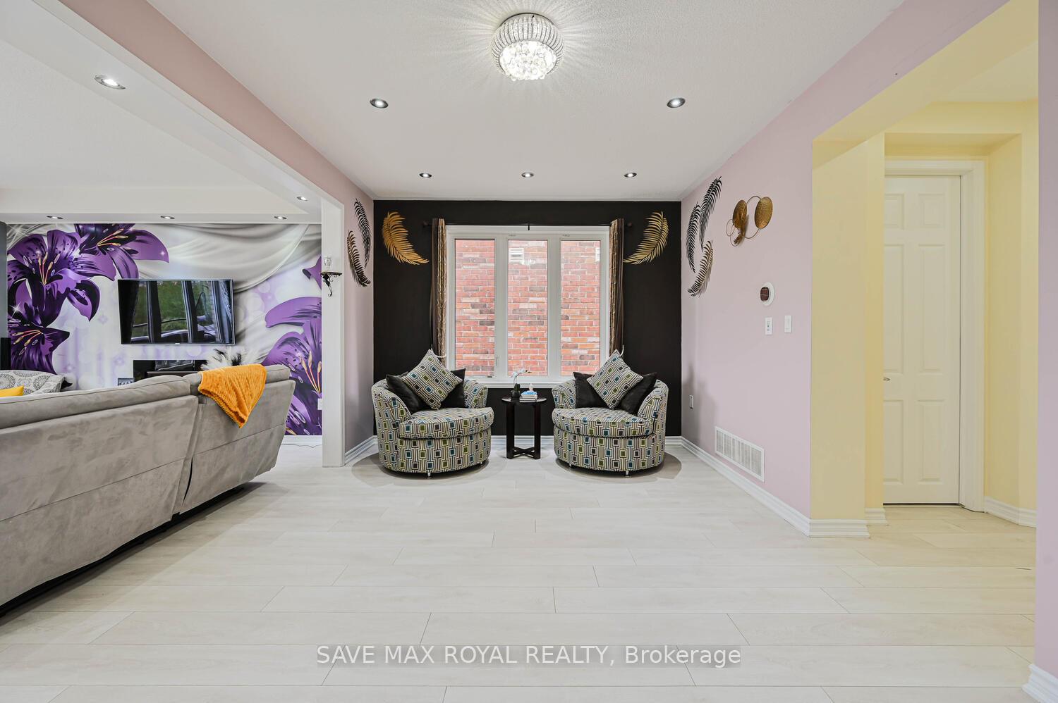 Photo 4 of 19 Polstar Road, Brampton, Northwest Brampton — HOMEH