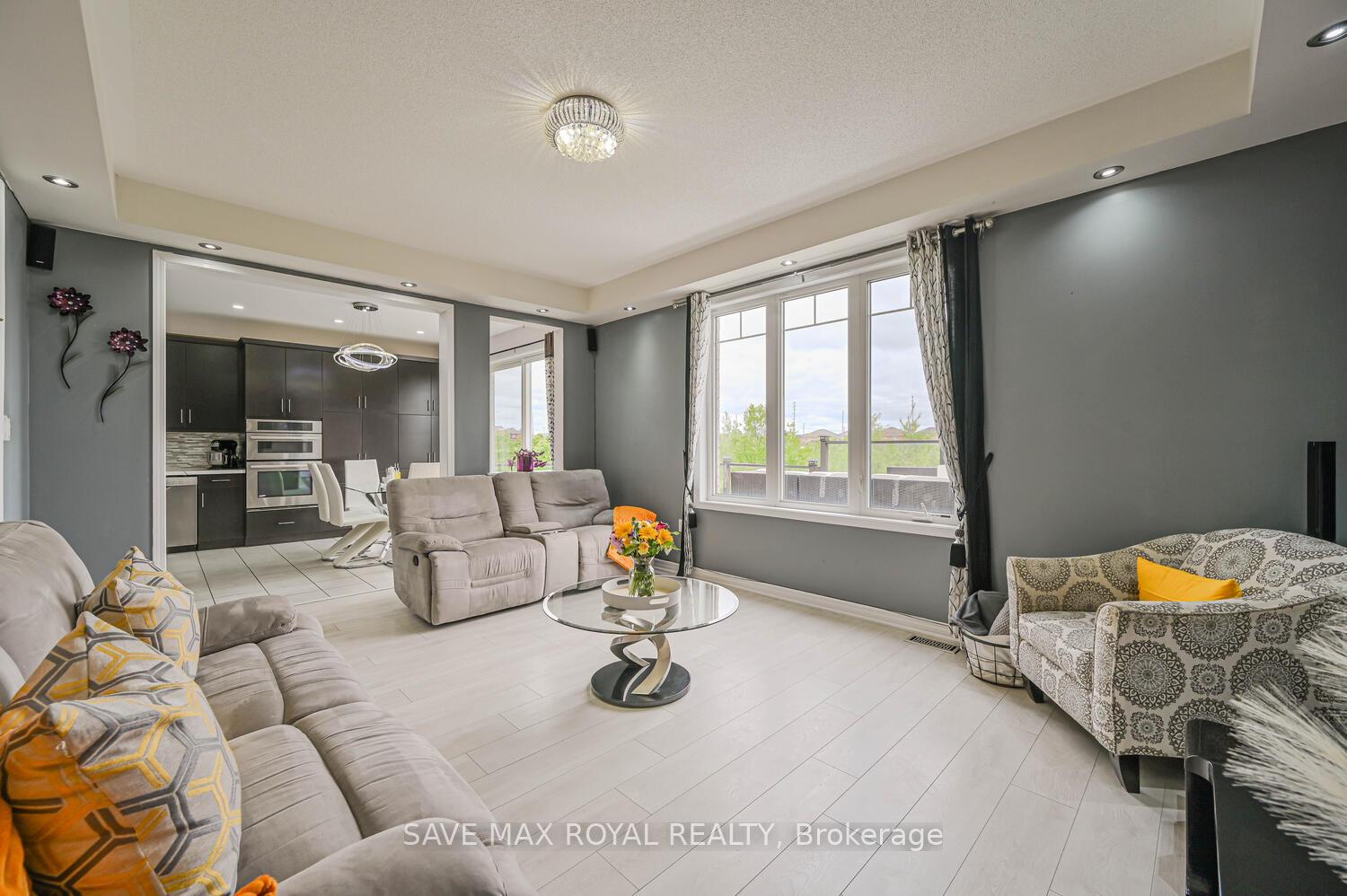 Photo 13 of 19 Polstar Road, Brampton, Northwest Brampton — HOMEH