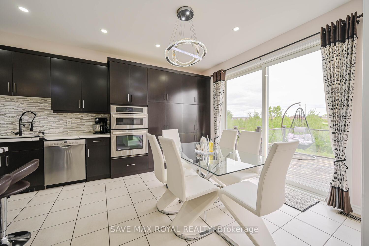 Photo 20 of 19 Polstar Road, Brampton, Northwest Brampton — HOMEH
