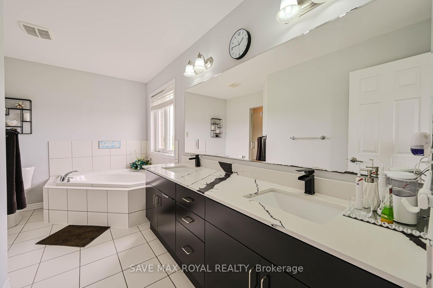 Photo 25 of 19 Polstar Road, Brampton, Northwest Brampton — HOMEH