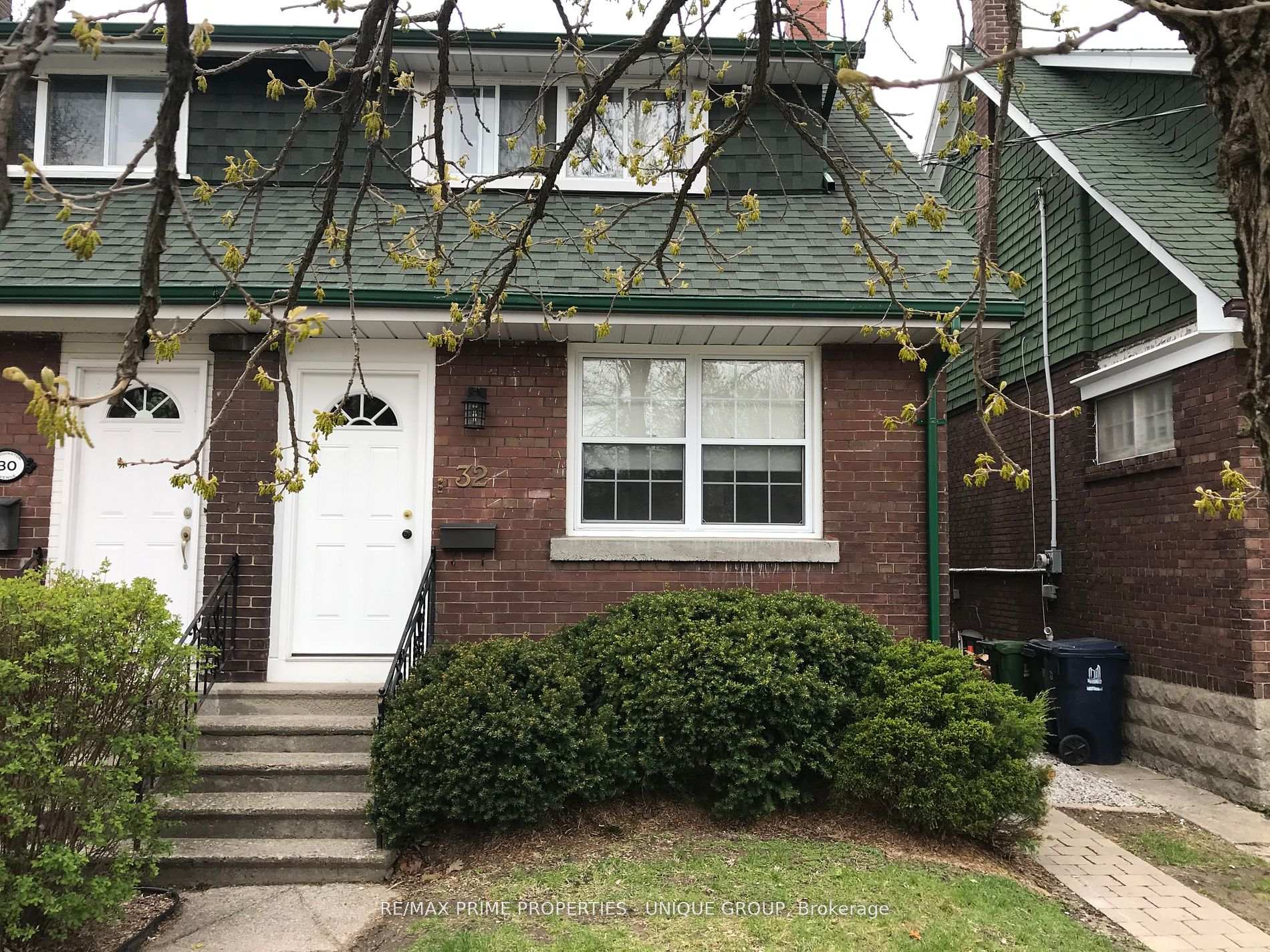 Front of 32 Woodington Avenue