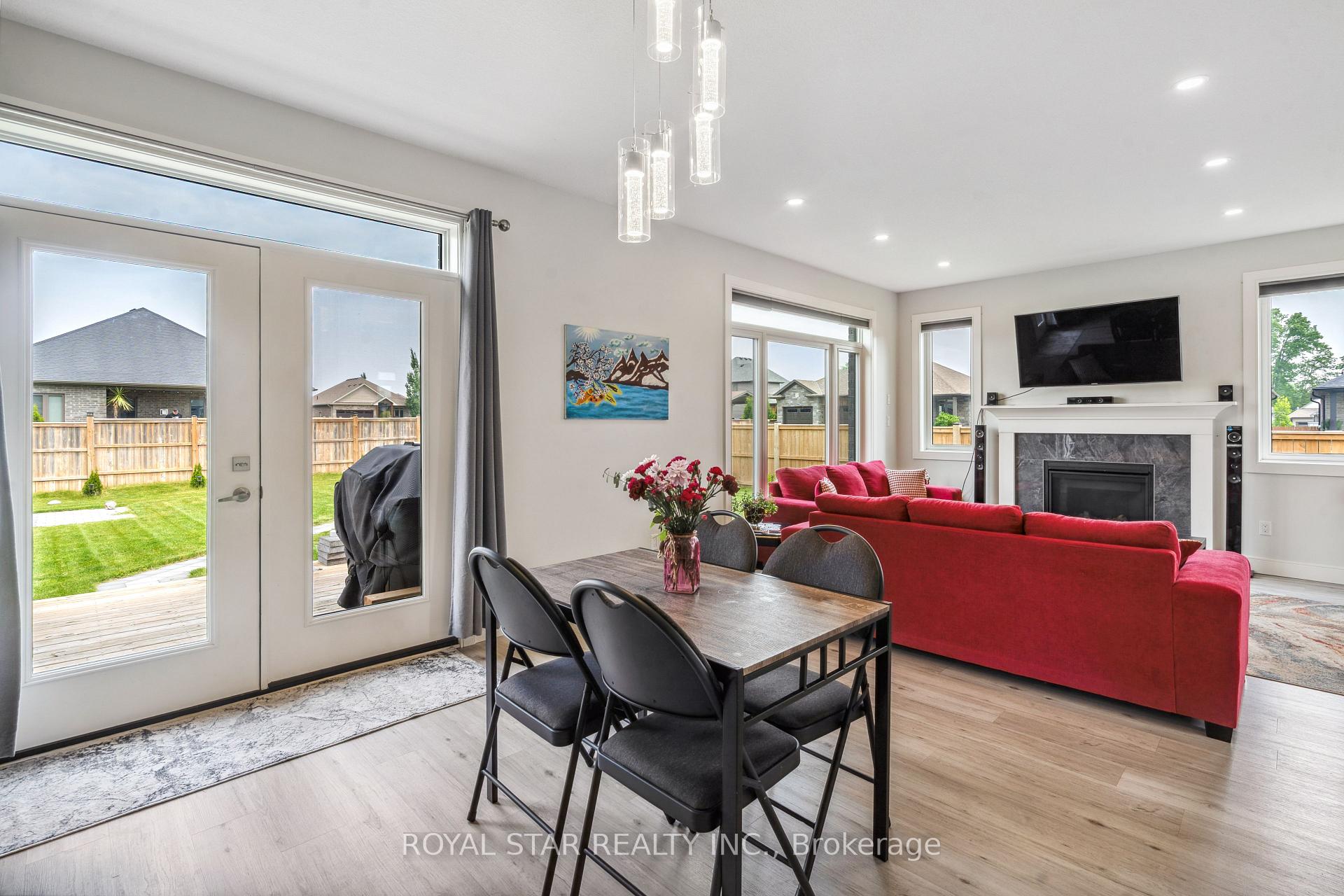 Photo 10 of 2 Statham Street, Strathroy-Caradoc, SE — HOMEH