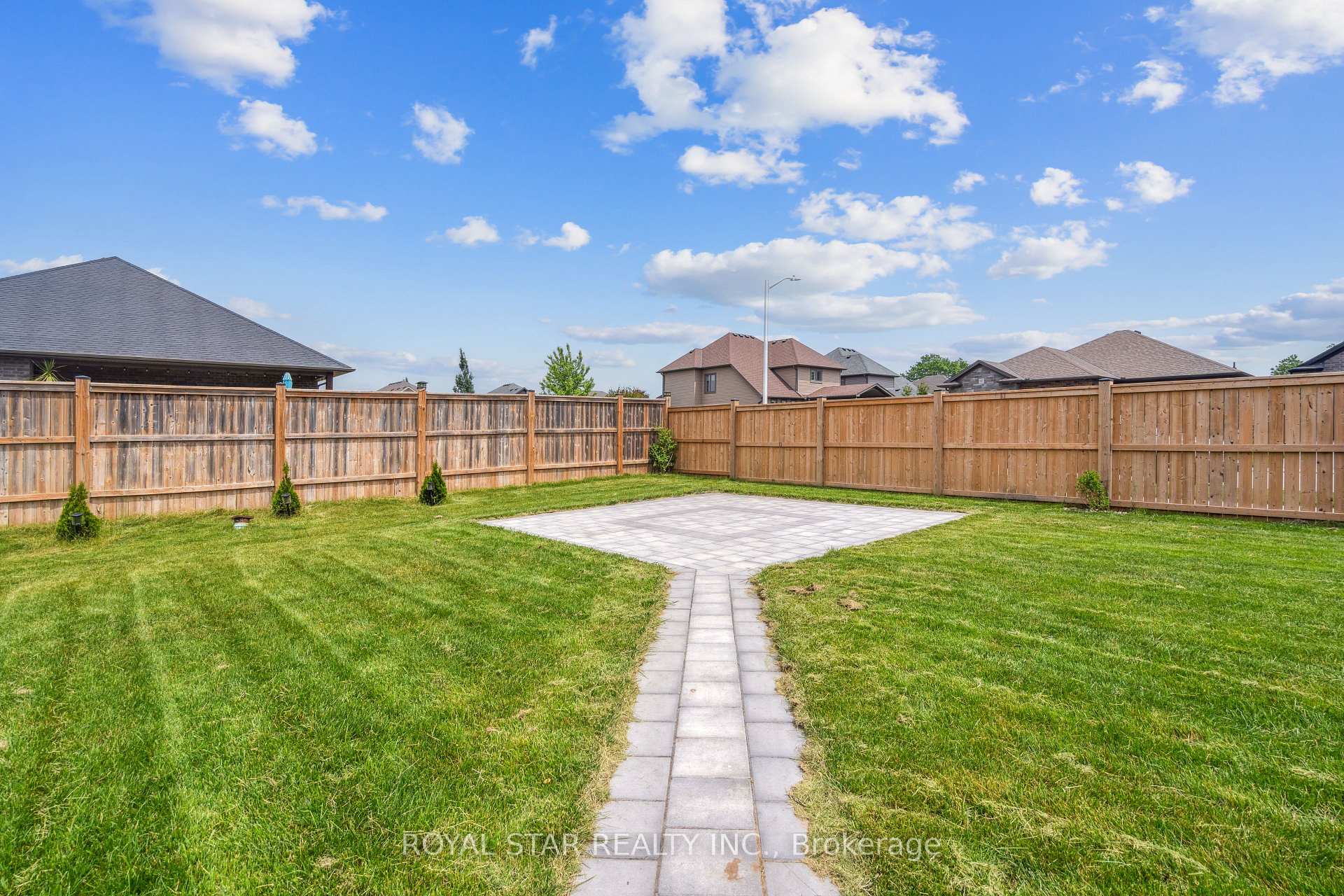 Photo 36 of 2 Statham Street, Strathroy-Caradoc, SE — HOMEH