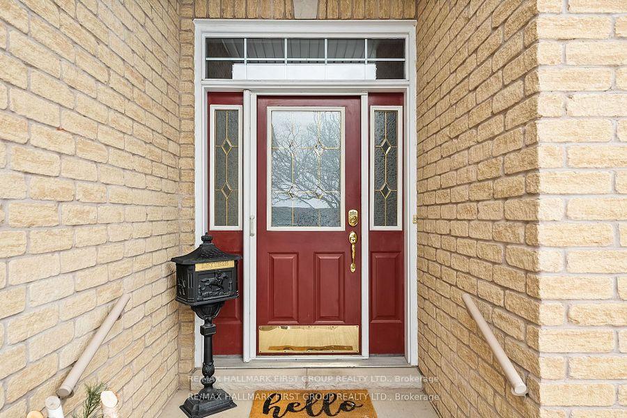 Photo 3 of 1047 Interlake Drive, Oshawa, Pinecrest — HOMEH