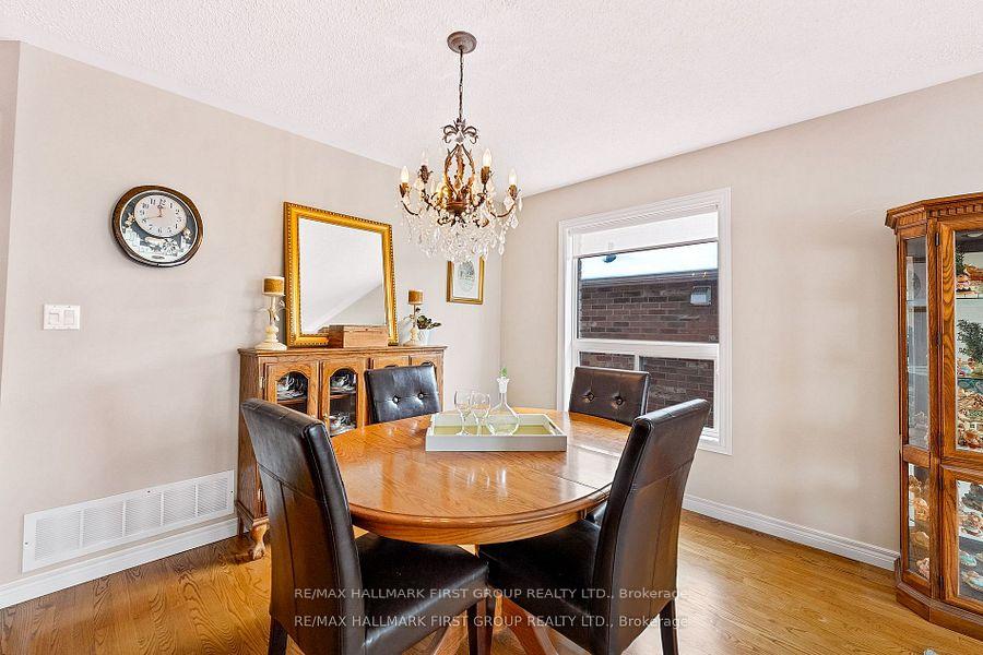 Photo 5 of 1047 Interlake Drive, Oshawa, Pinecrest — HOMEH