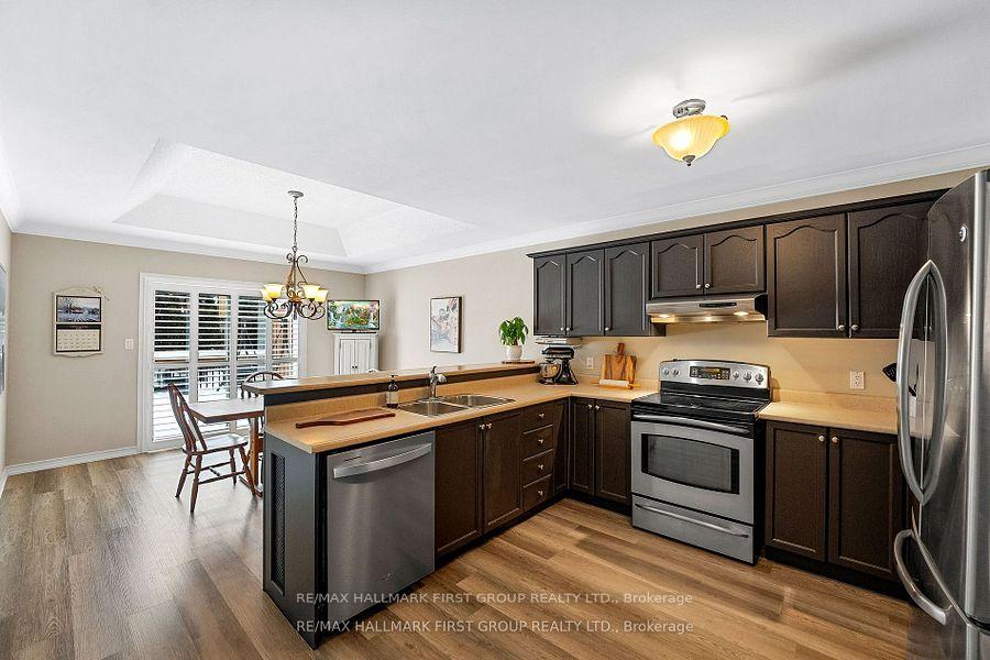 Photo 18 of 1047 Interlake Drive, Oshawa, Pinecrest — HOMEH