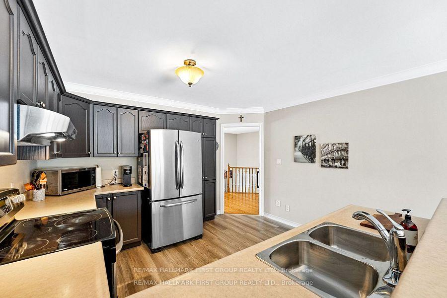 Photo 27 of 1047 Interlake Drive, Oshawa, Pinecrest — HOMEH